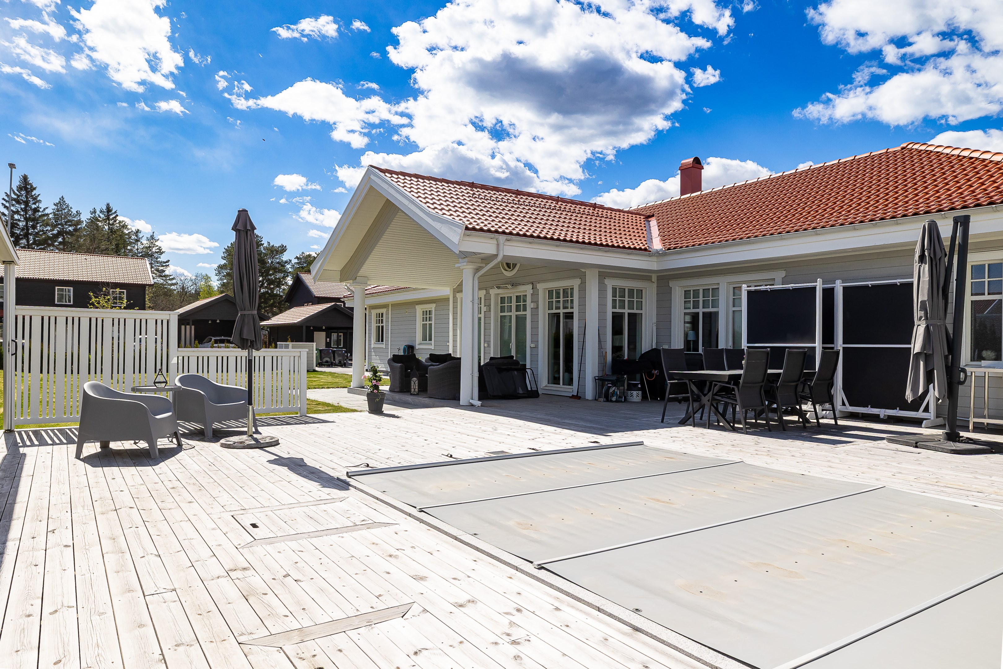 Bostadsbild från Kastanjeblomsvägen 4, Till salu i Skölsta, Uppsala