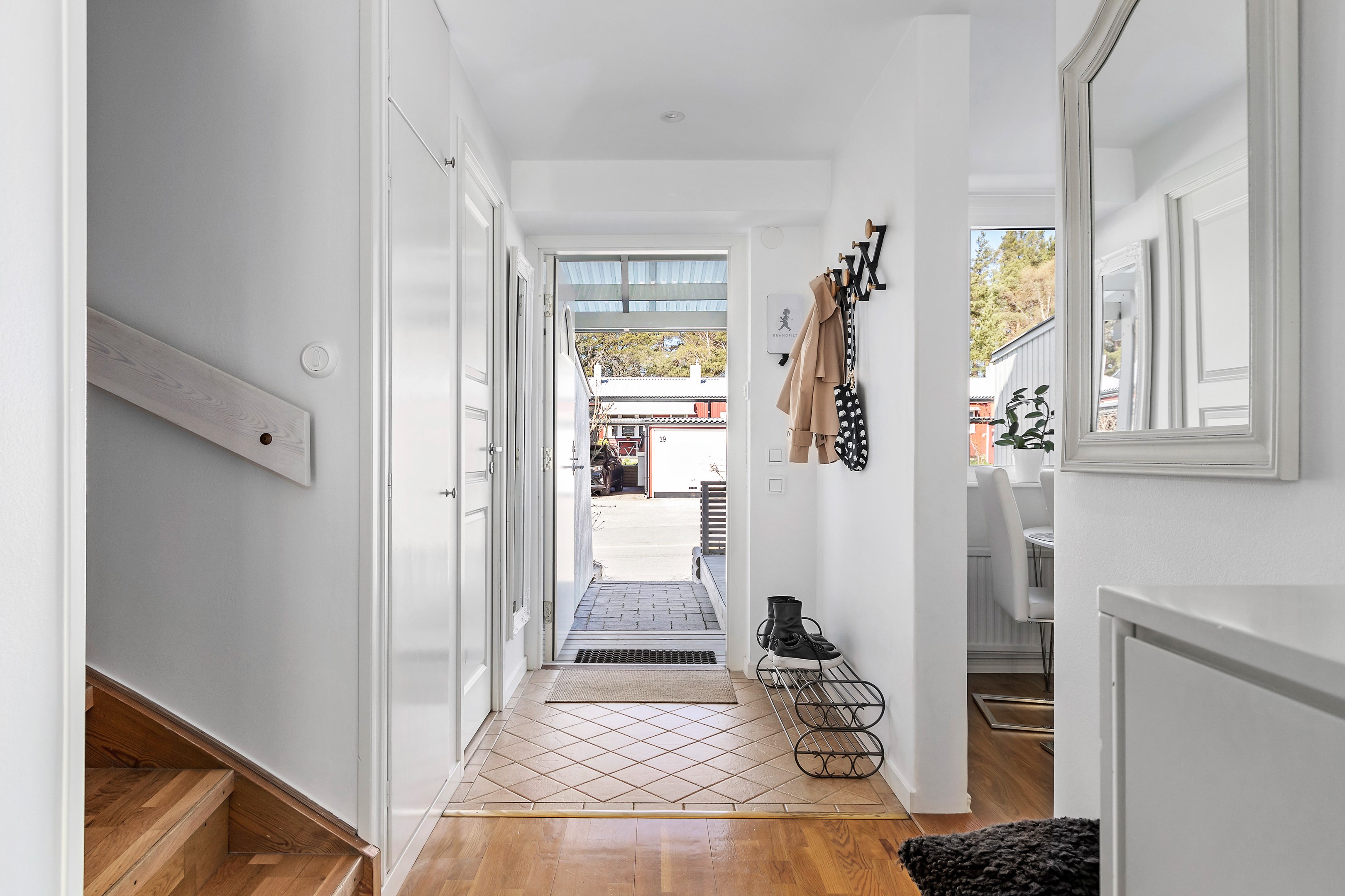 Bostadsbild från Knut Stangenbergs väg 30, Till salu i Duvnäs Utskog, Nacka