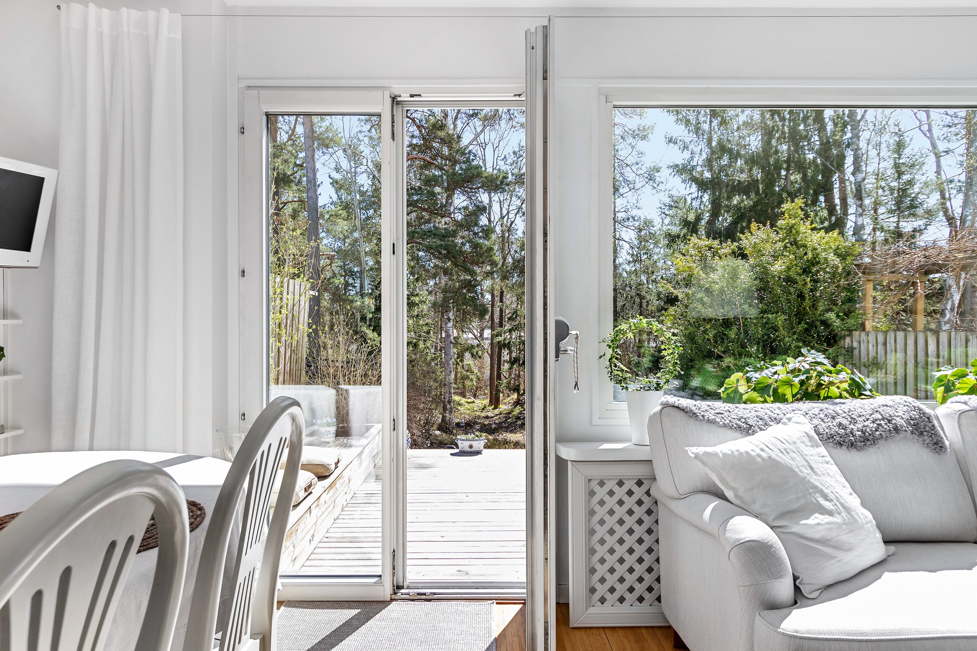 Bostadsbild från Knut Stangenbergs väg 30, Till salu i Duvnäs Utskog, Nacka