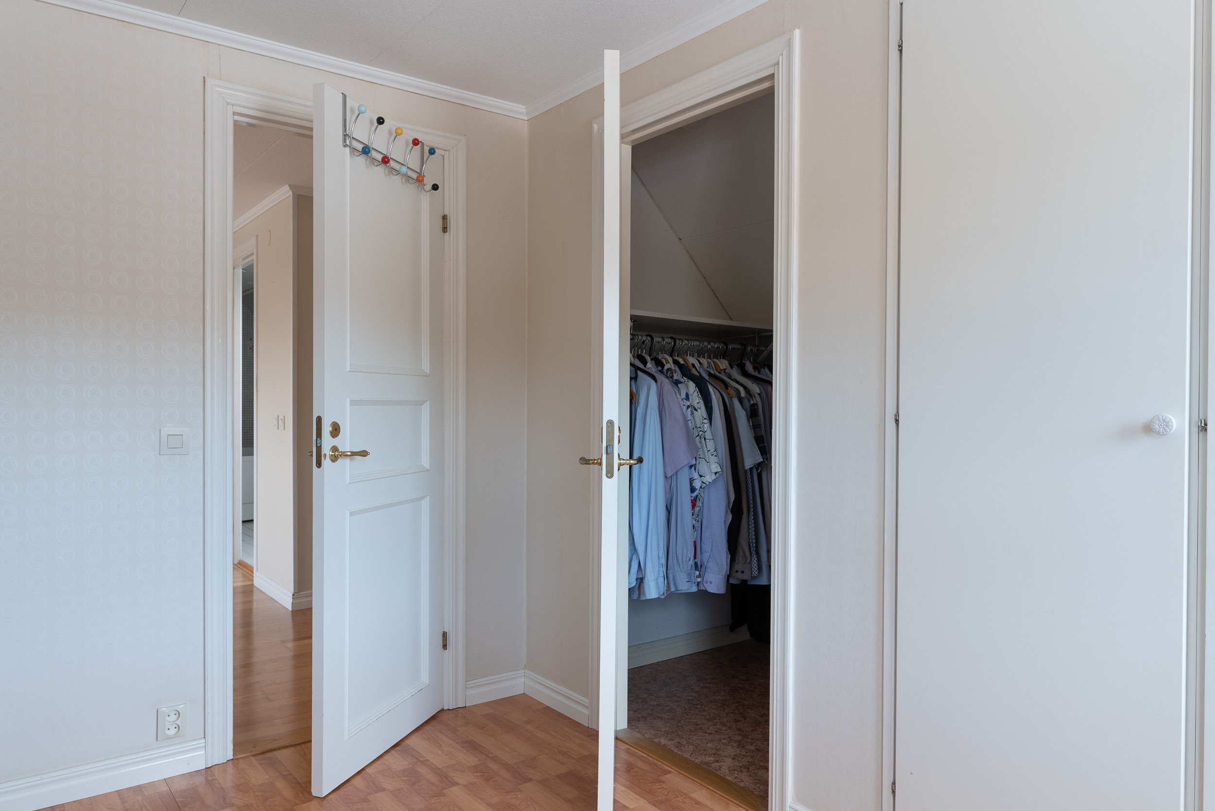 Bostadsbild från Ormbergssvängen 48, Till salu i Ormberget, Västerås