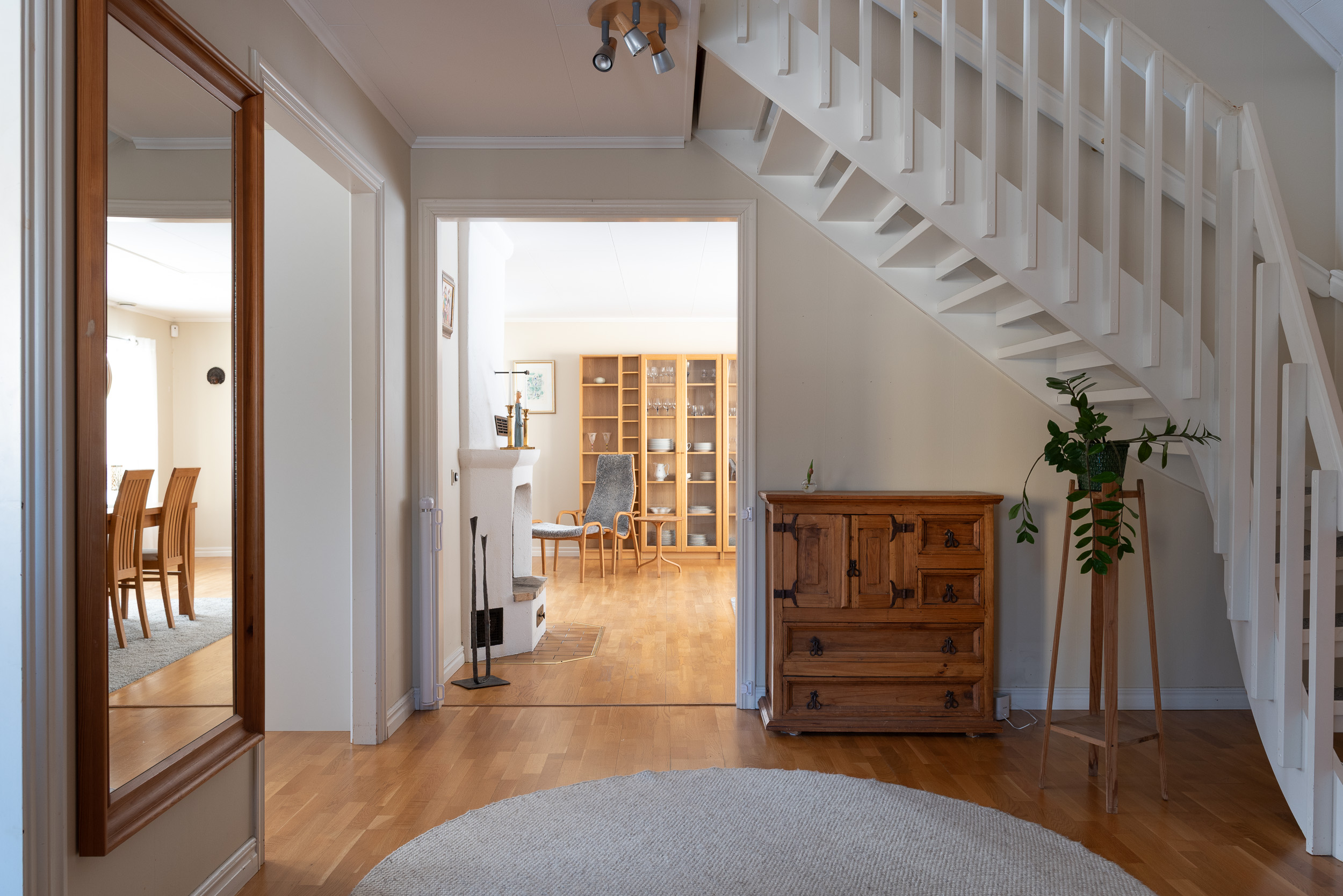 Bostadsbild från Ormbergssvängen 48, Till salu i Ormberget, Västerås