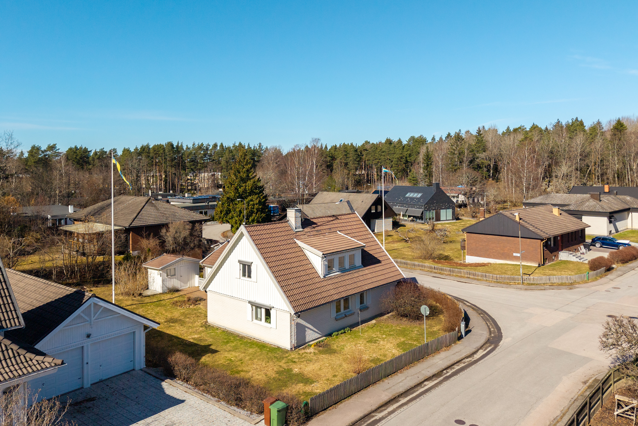 Bostadsbild från Ormbergssvängen 48, Till salu i Ormberget, Västerås