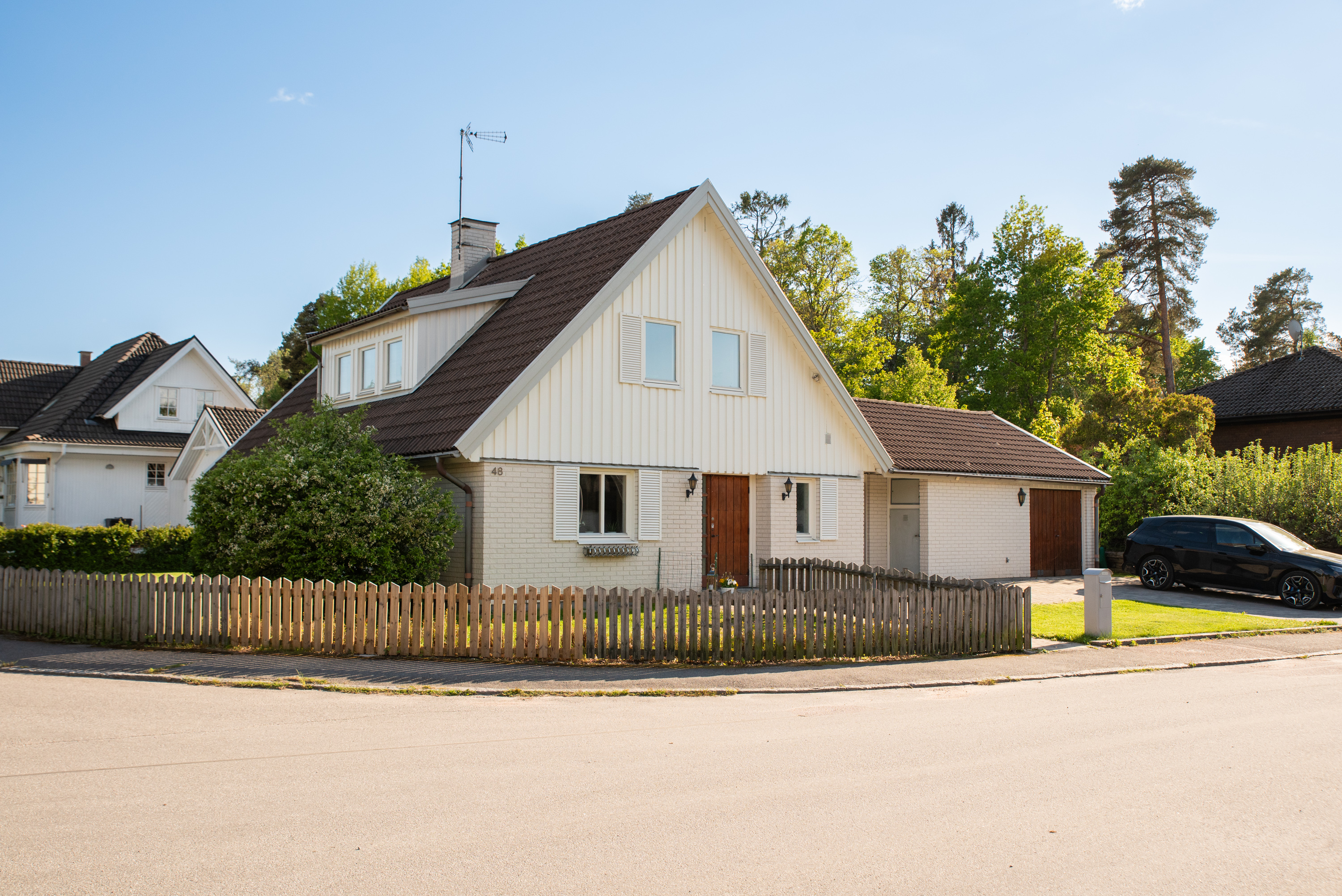 Bostadsbild från Ormbergssvängen 48, Till salu i Ormberget, Västerås