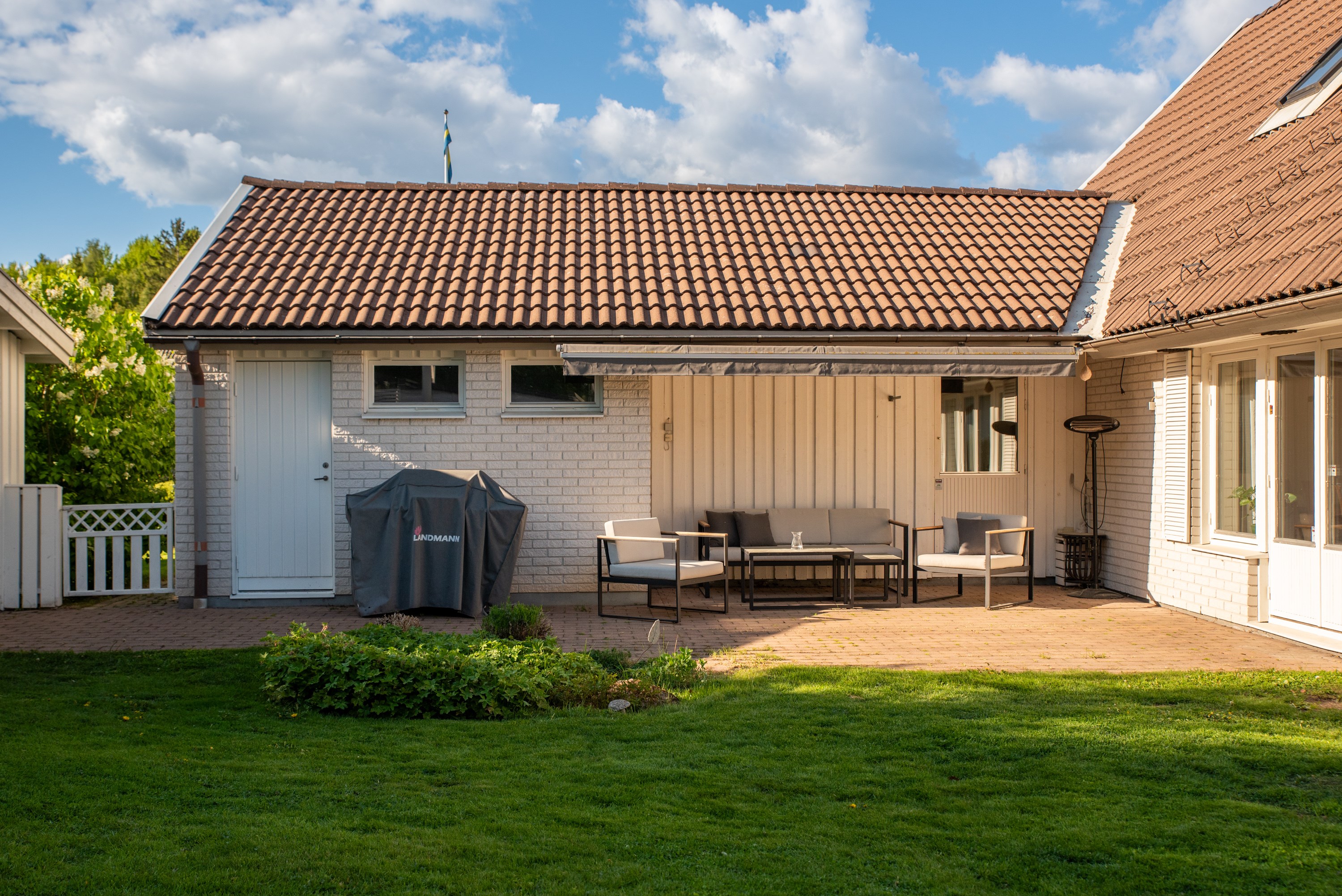Bostadsbild från Ormbergssvängen 48, Till salu i Ormberget, Västerås
