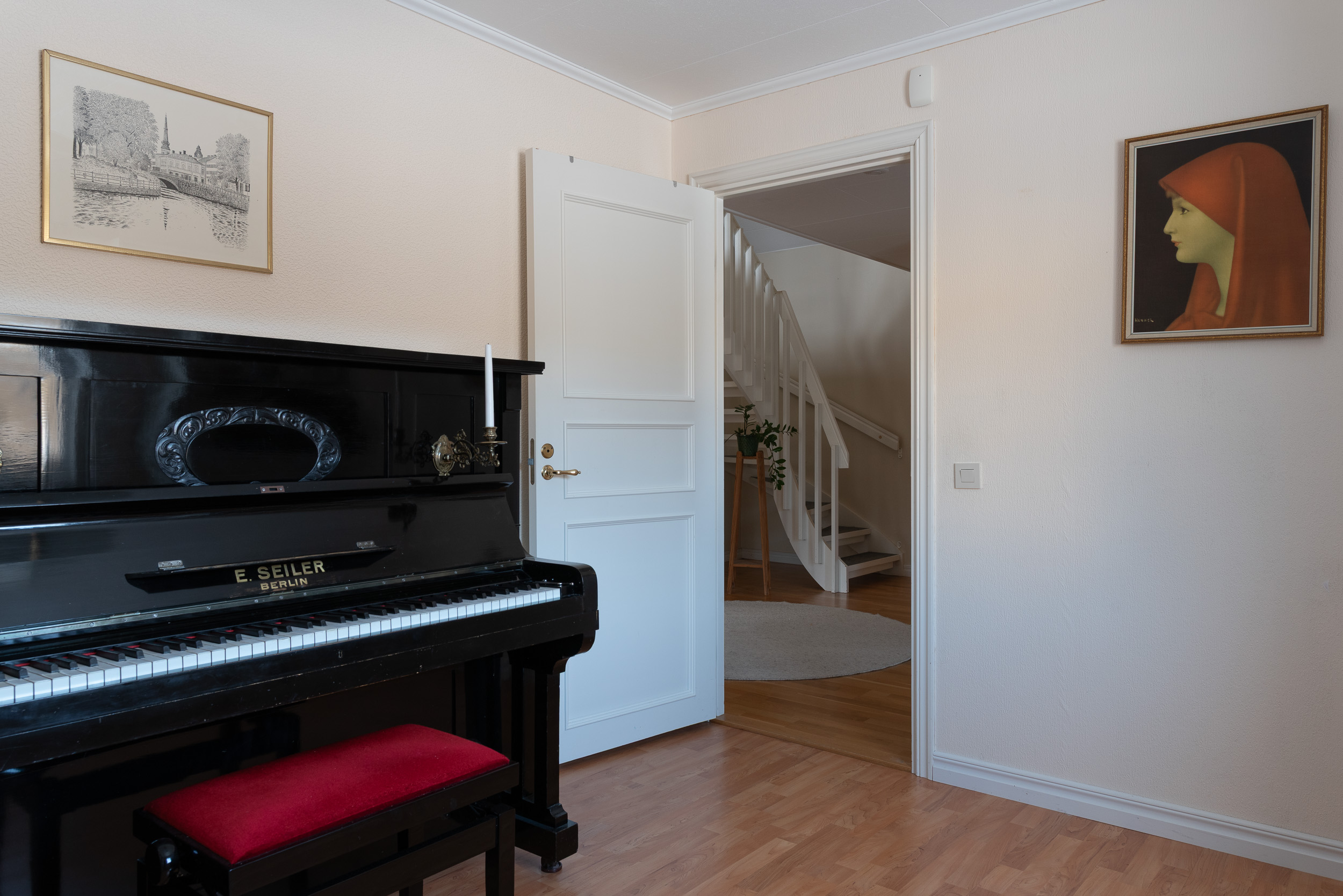 Bostadsbild från Ormbergssvängen 48, Till salu i Ormberget, Västerås