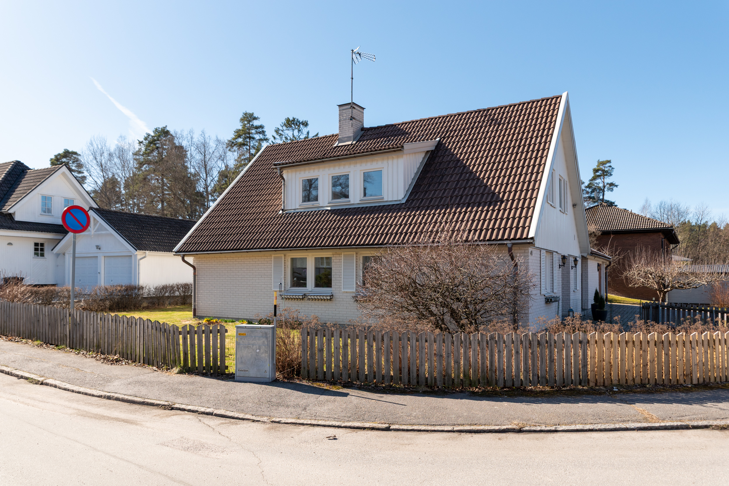 Bostadsbild från Ormbergssvängen 48, Till salu i Ormberget, Västerås