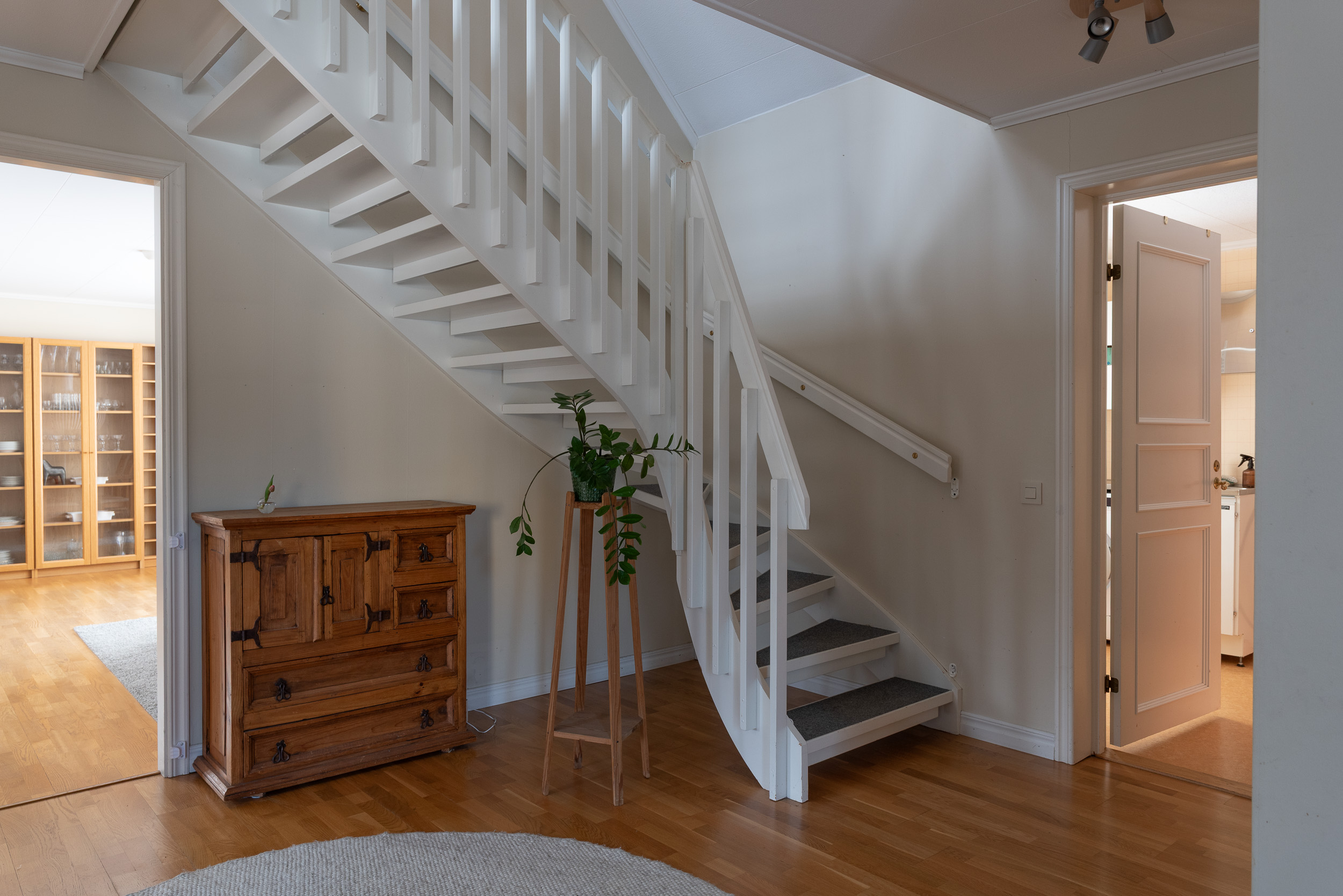 Bostadsbild från Ormbergssvängen 48, Till salu i Ormberget, Västerås