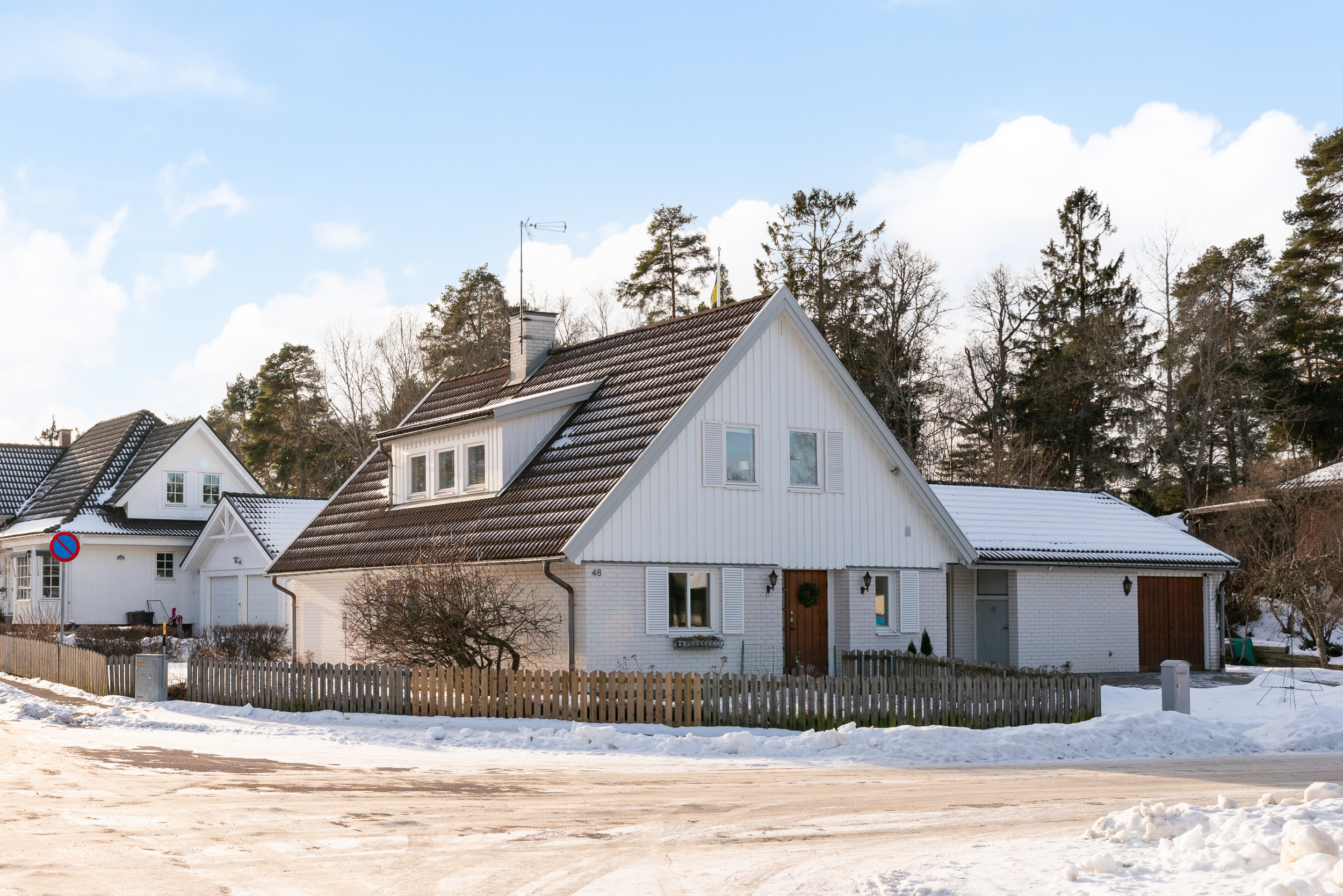 Bostadsbild från Ormbergssvängen 48, Till salu i Ormberget, Västerås