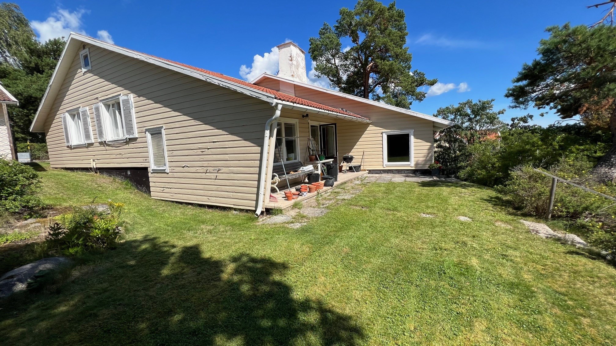 Bostadsbild från Solstigen 38, Till salu i Skuru, Nacka