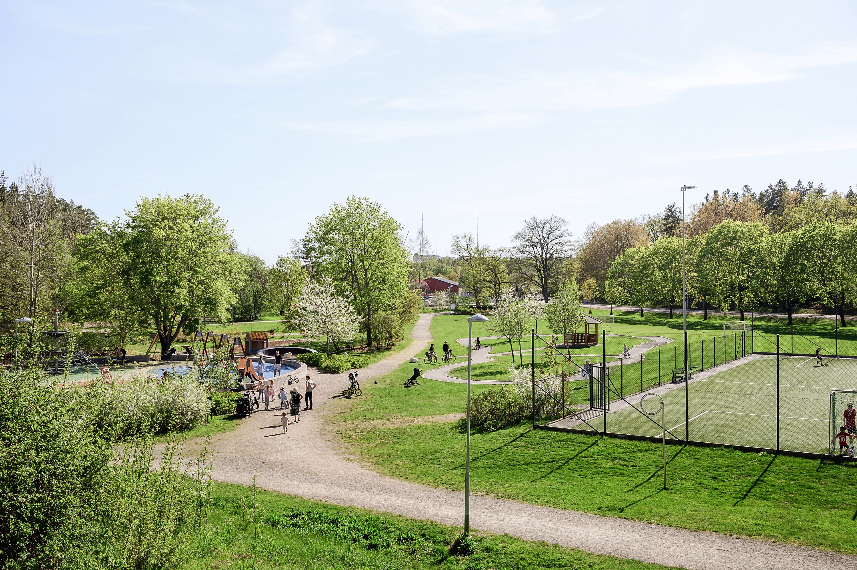 Kort promenad till Cirkusparken i områdets utkant