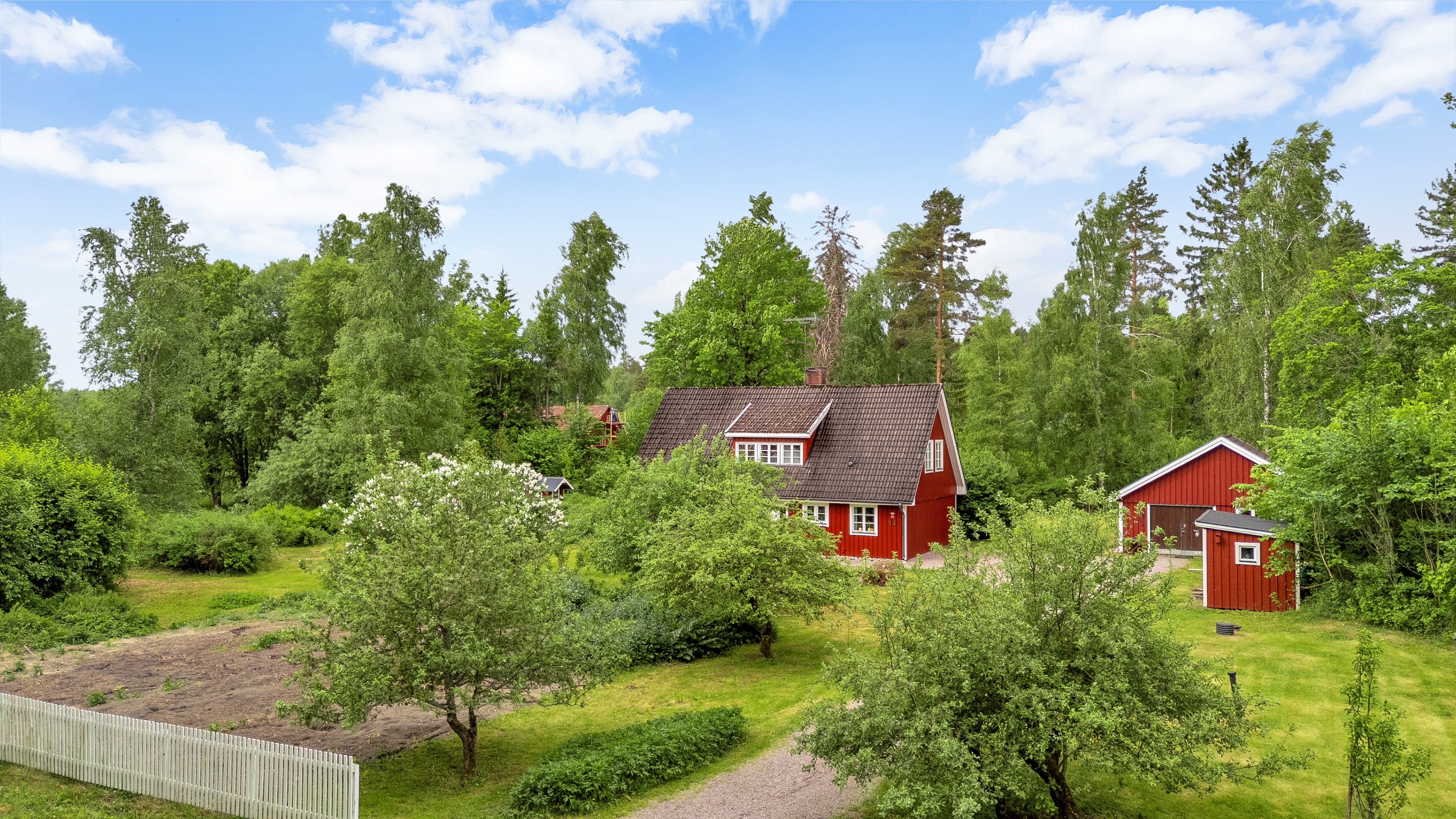 Bostadsbild från Spångbo Blomsterbacken 14, Snart till salu i Vattholma, Uppsala