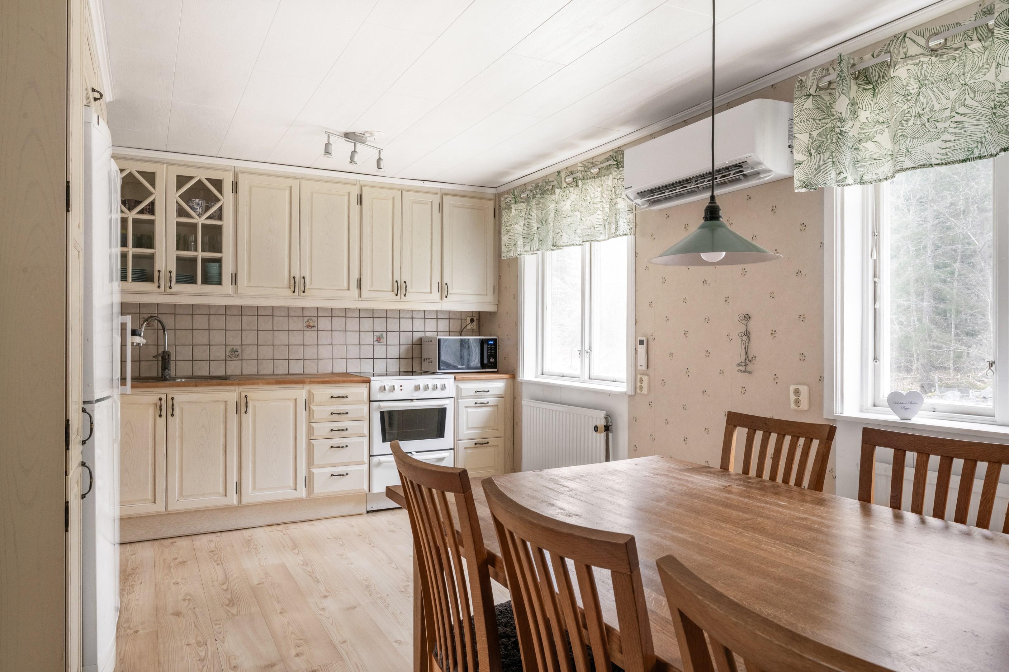 Bostadsbild från Romstarbo 214, Till salu i Örbyhus, Tierp