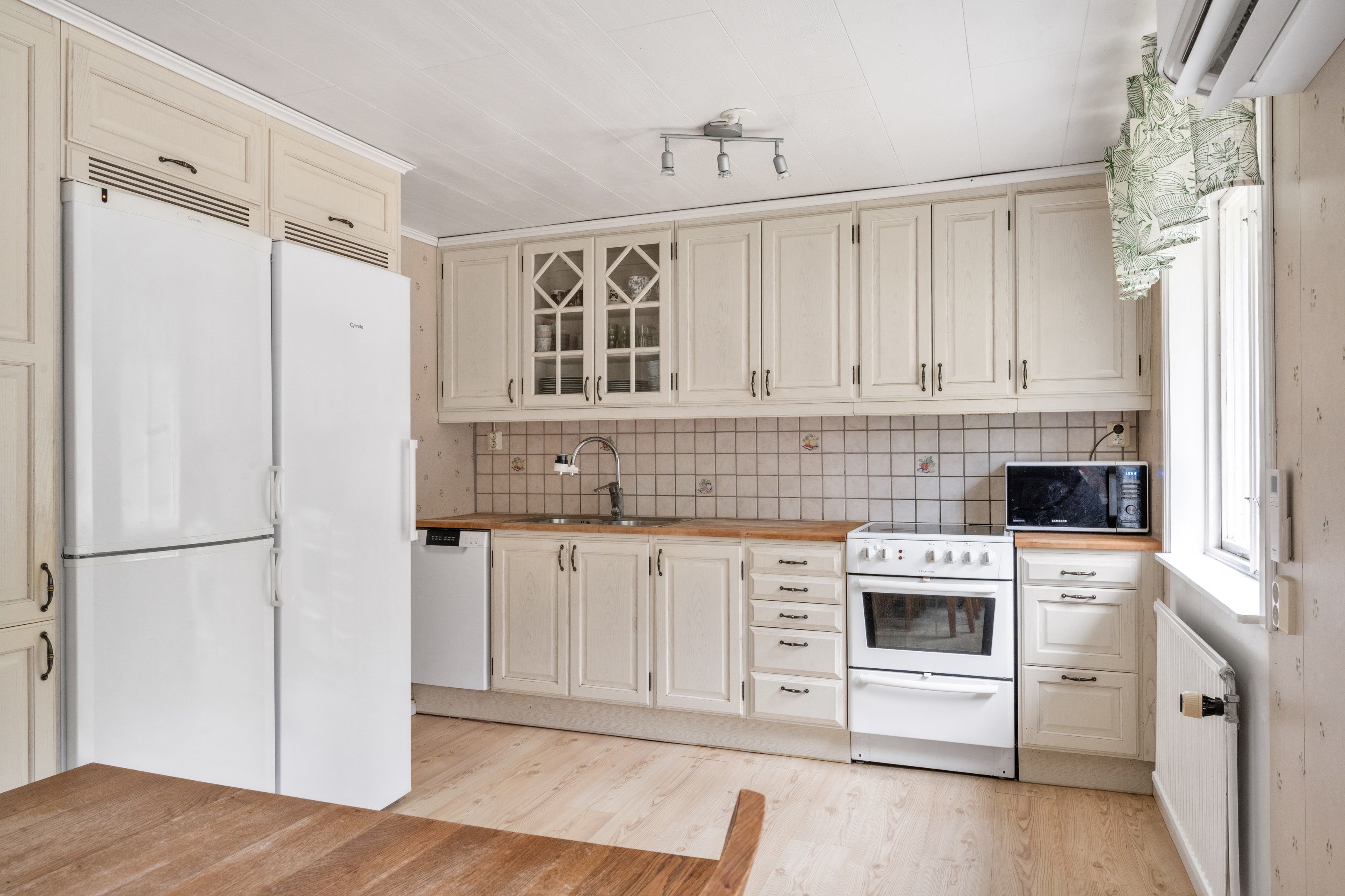 Bostadsbild från Romstarbo 214, Till salu i Örbyhus, Tierp