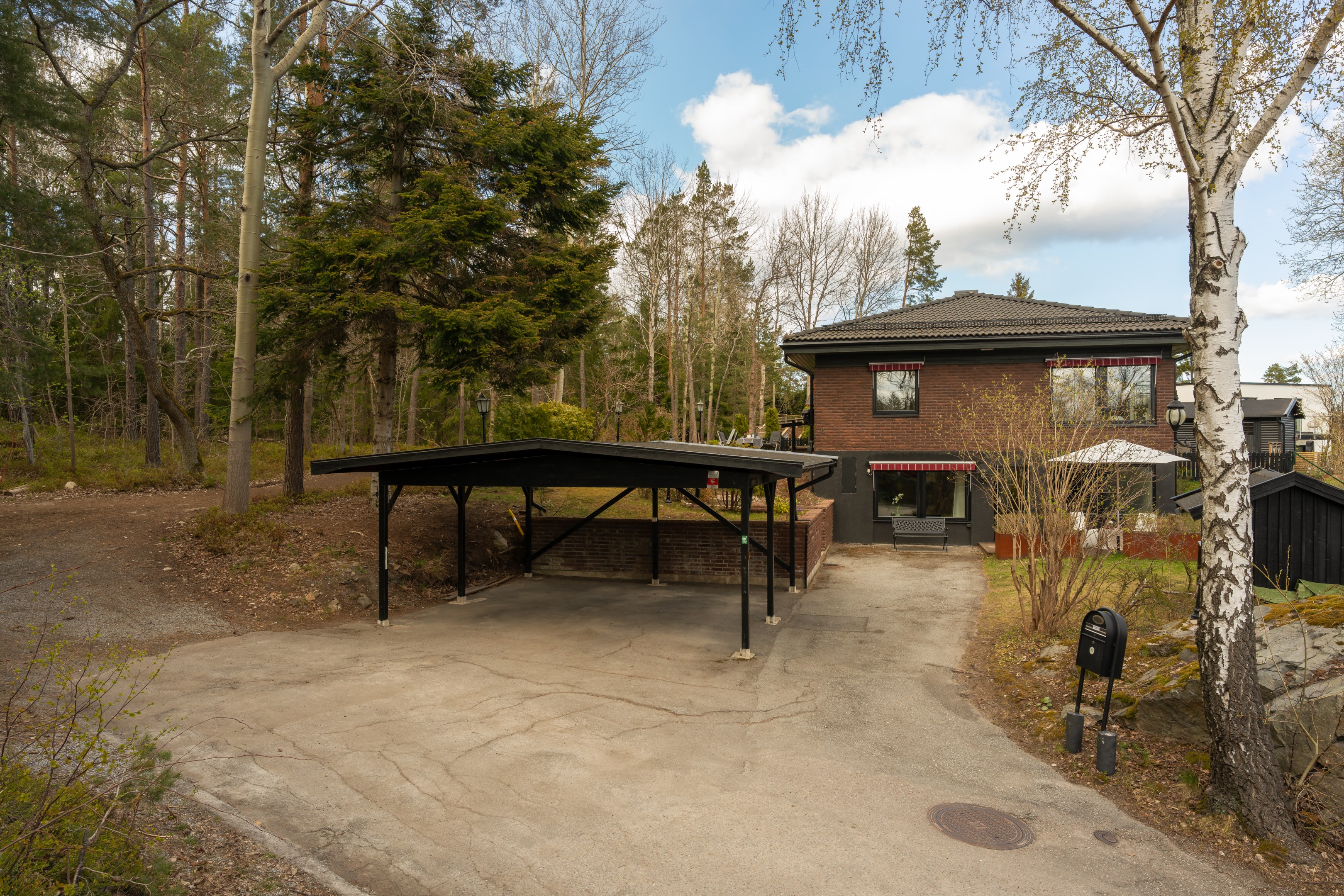 Bostadsbild från Lärkstigen 6, Till salu i Skuru, Nacka
