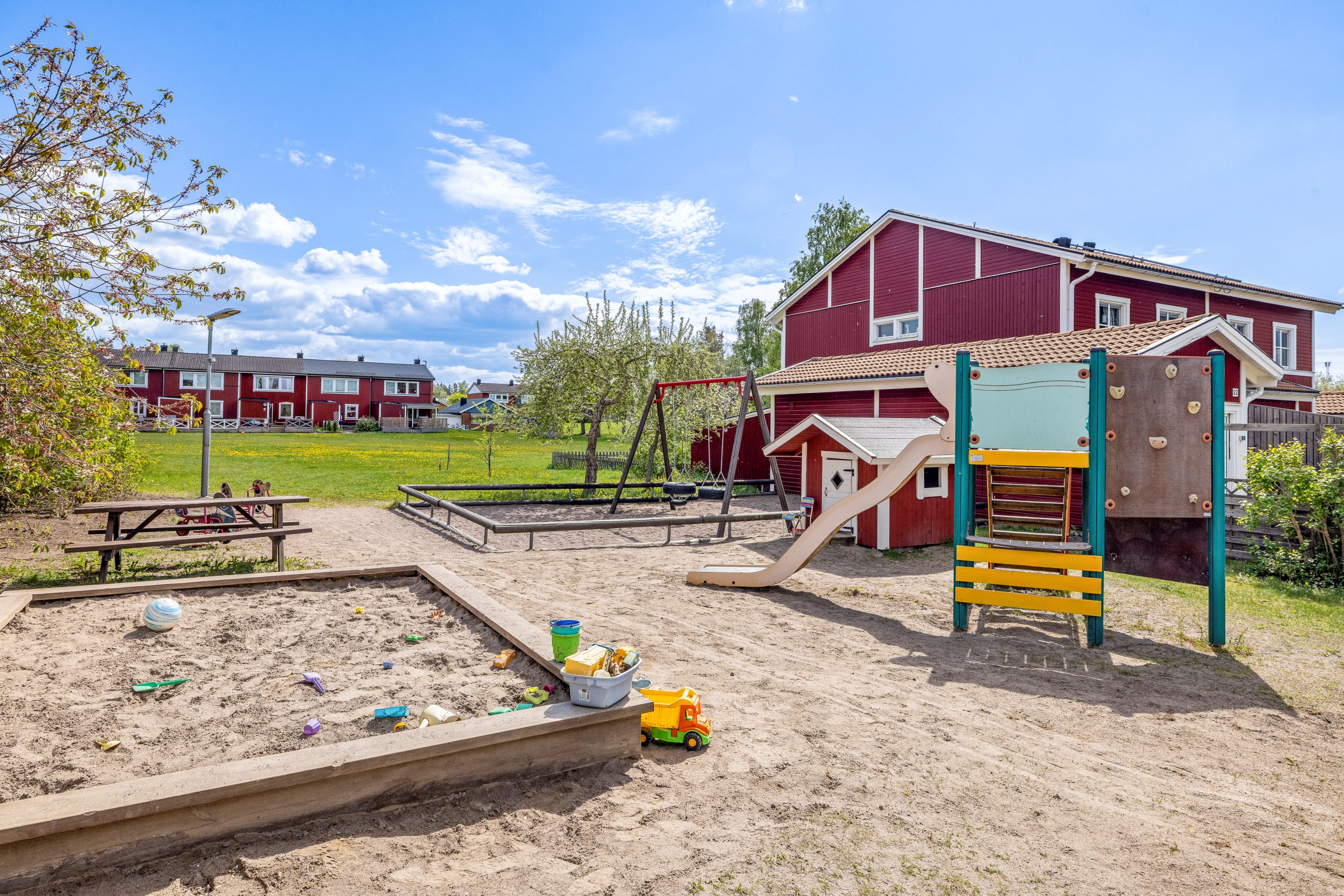 Bostadsbild från Markegångsvägen 20, Såld i Storvreta, Uppsala