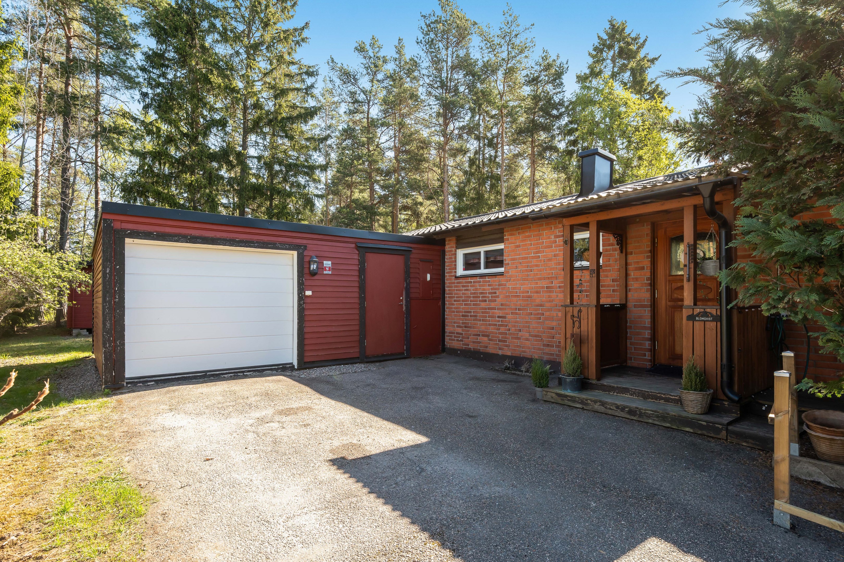 Bostadsbild från Bergvägen 8, Såld i Storvreta, Uppsala