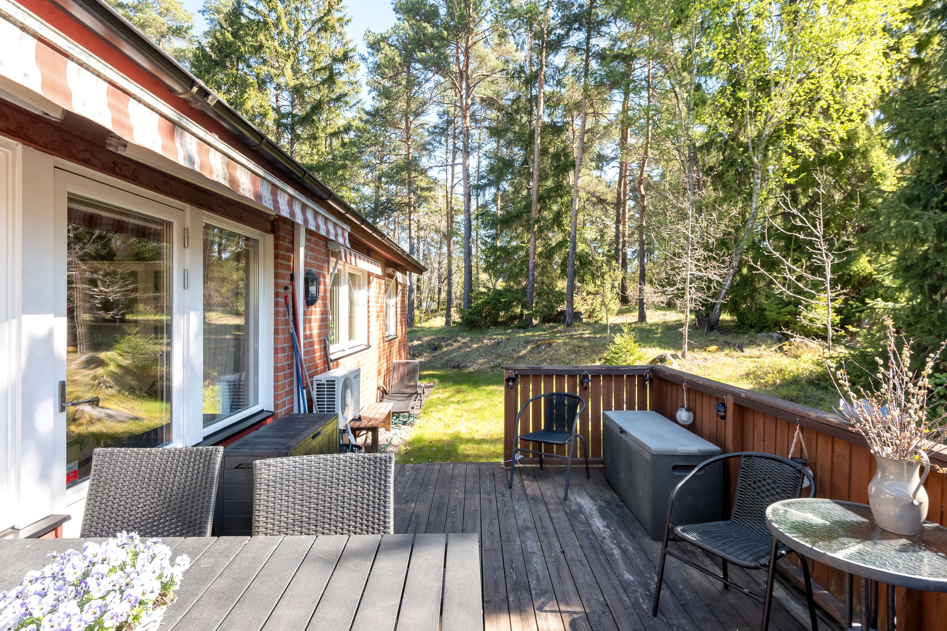 Bostadsbild från Bergvägen 8, Såld i Storvreta, Uppsala