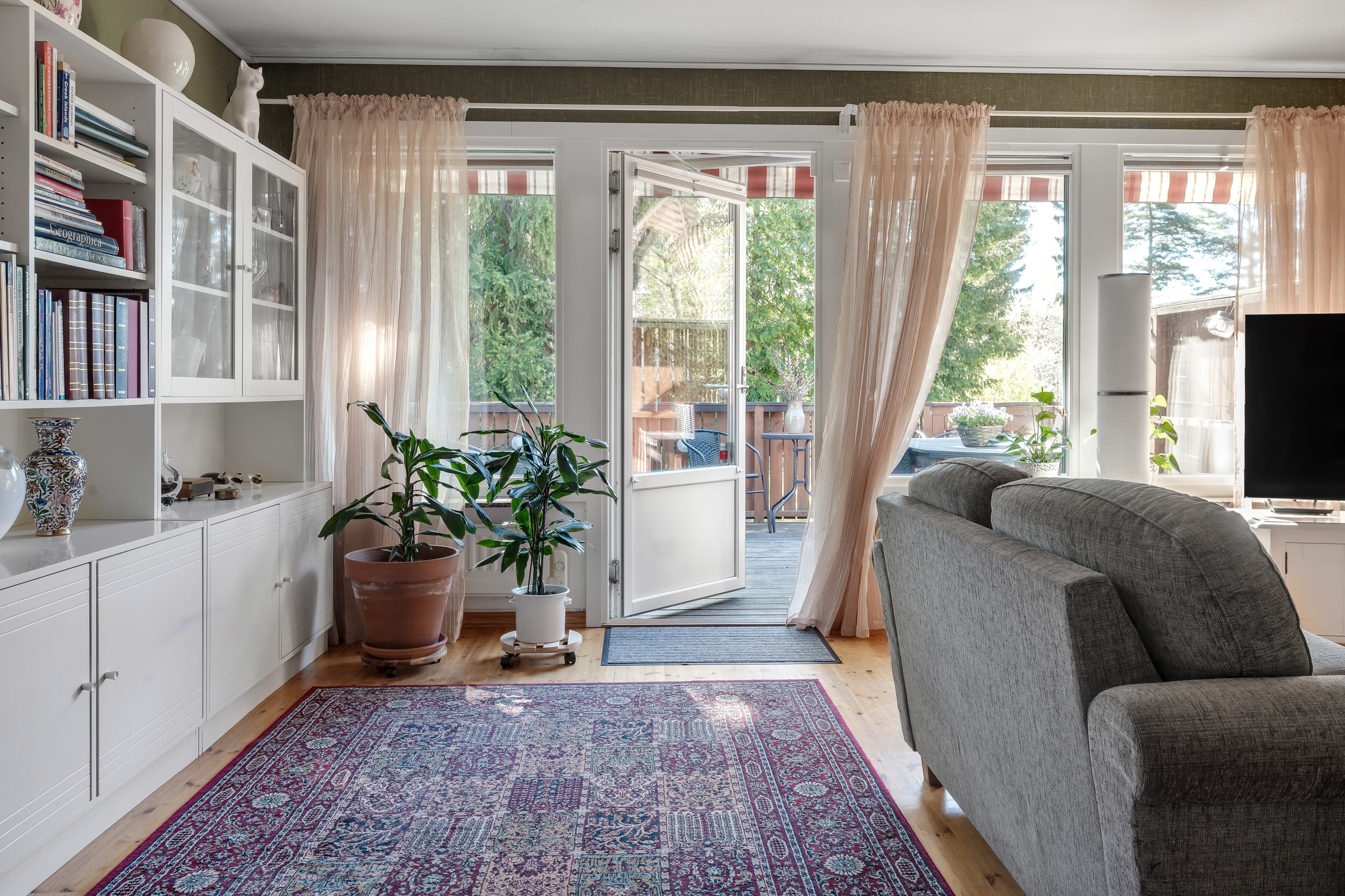 Bostadsbild från Bergvägen 8, Såld i Storvreta, Uppsala