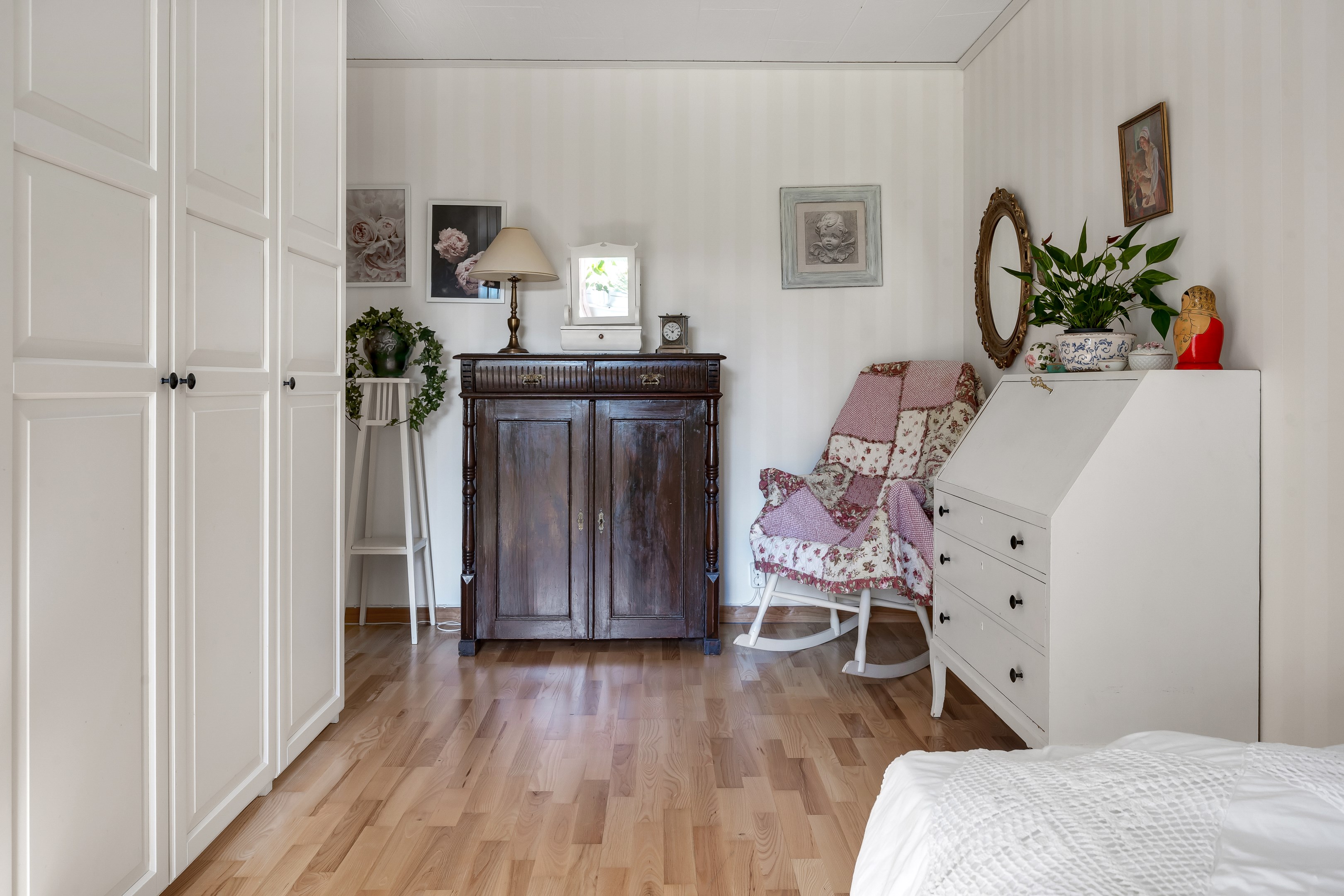 Bostadsbild från Bergvägen 8, Såld i Storvreta, Uppsala