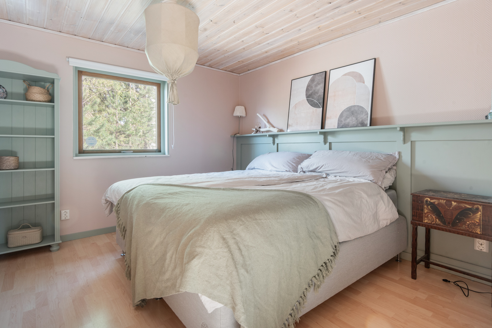 Bostadsbild från Hinsaringen 31, Kommande i Evlinge, Värmdö