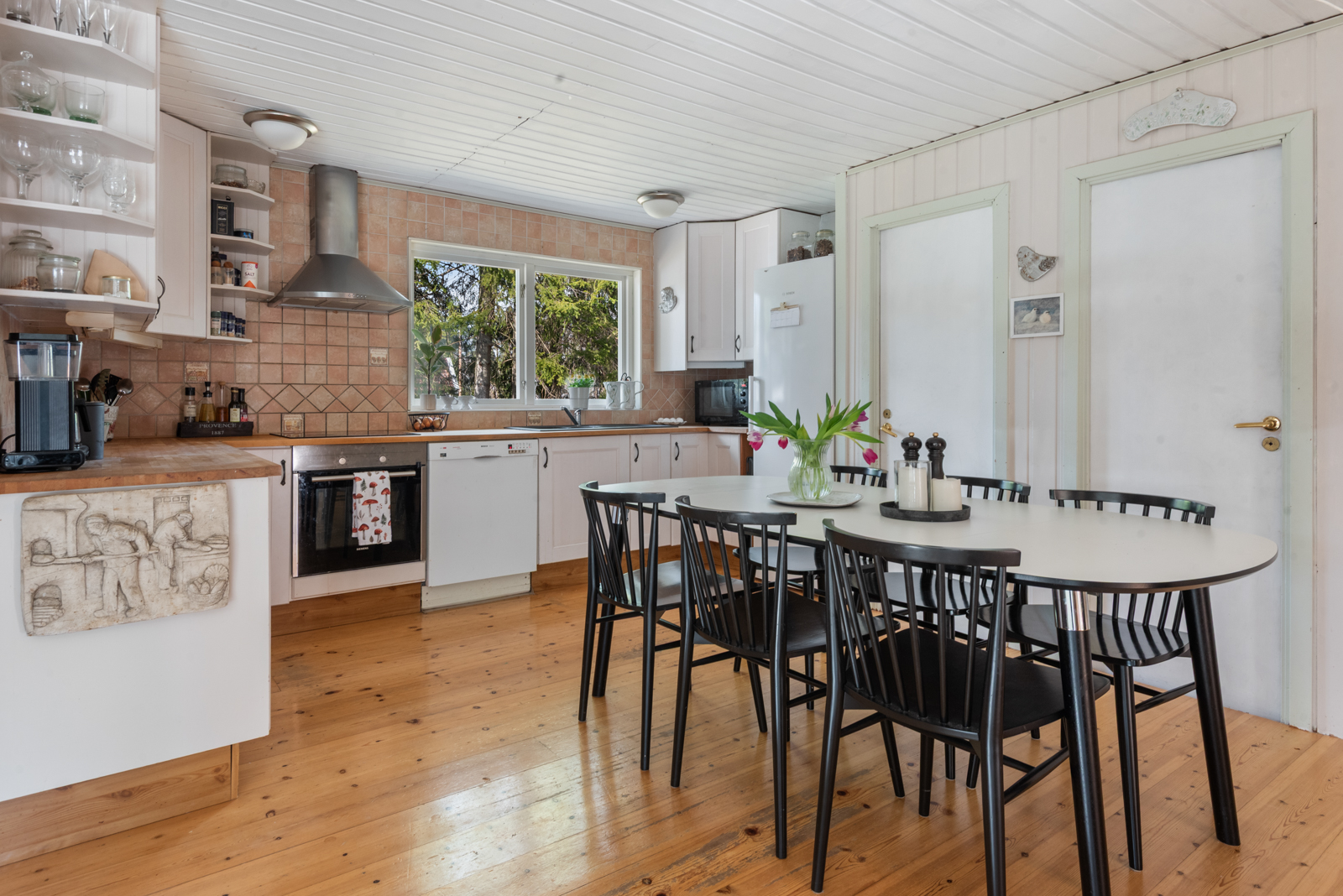 Bostadsbild från Hinsaringen 31, Kommande i Evlinge, Värmdö