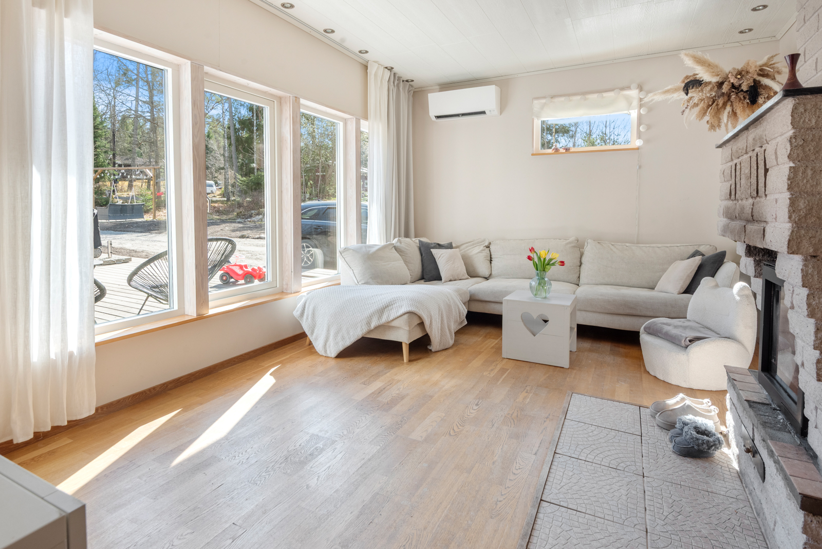 Bostadsbild från Hinsaringen 31, Kommande i Evlinge, Värmdö