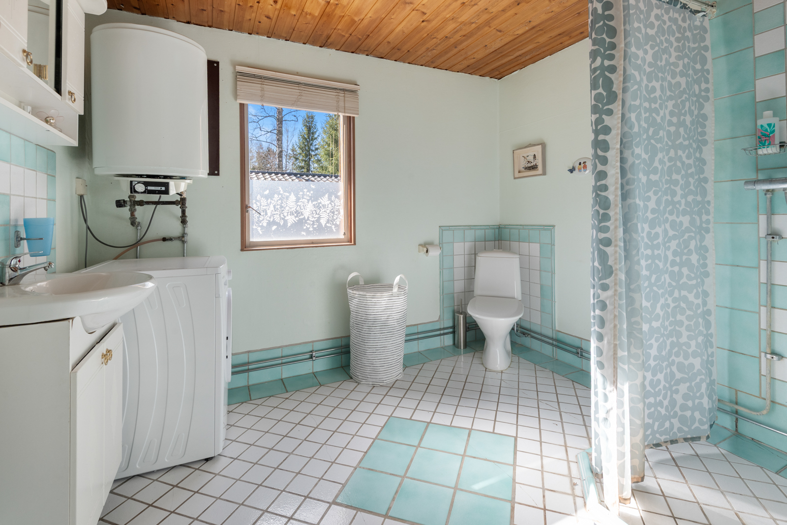 Bostadsbild från Hinsaringen 31, Kommande i Evlinge, Värmdö