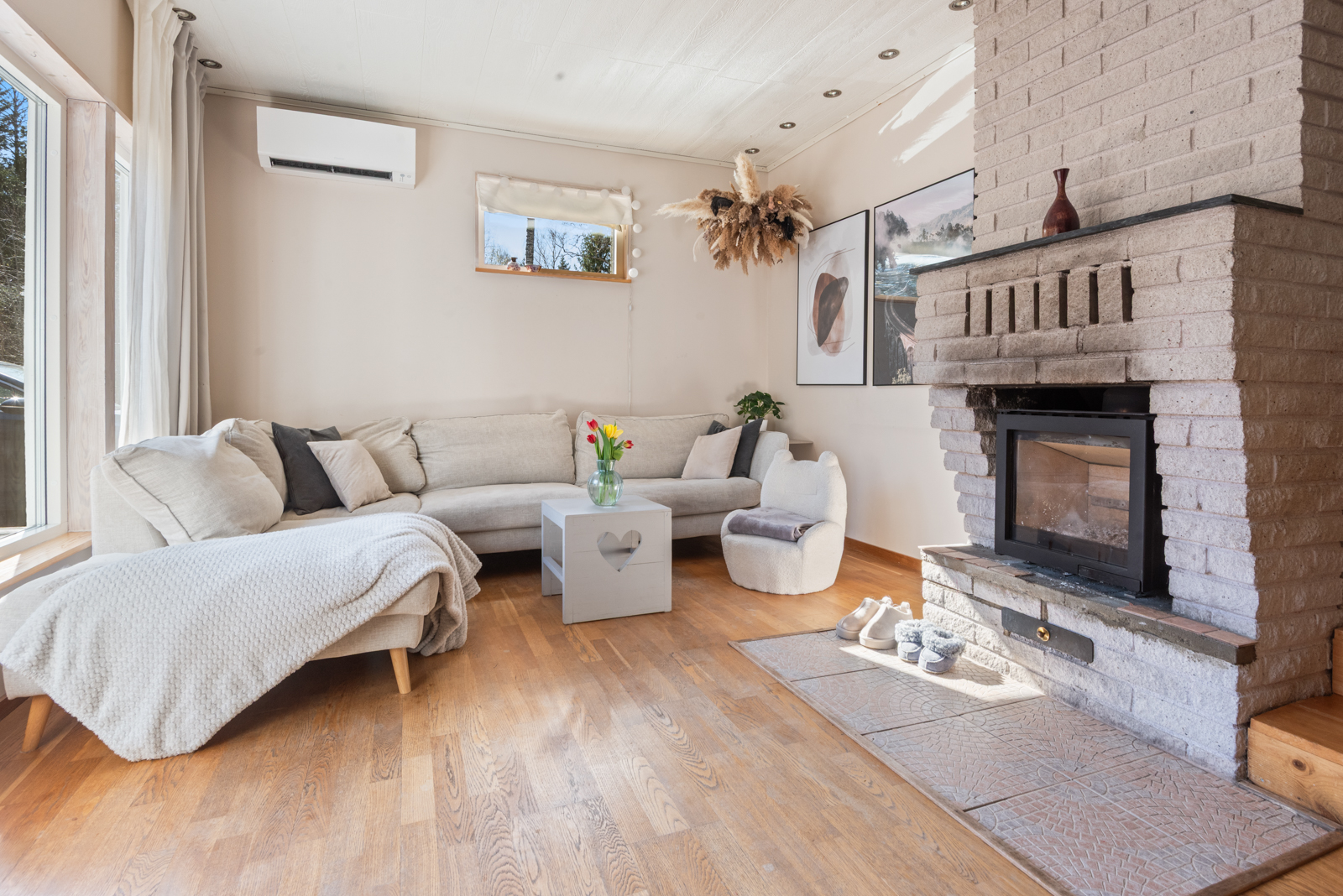 Bostadsbild från Hinsaringen 31, Kommande i Evlinge, Värmdö