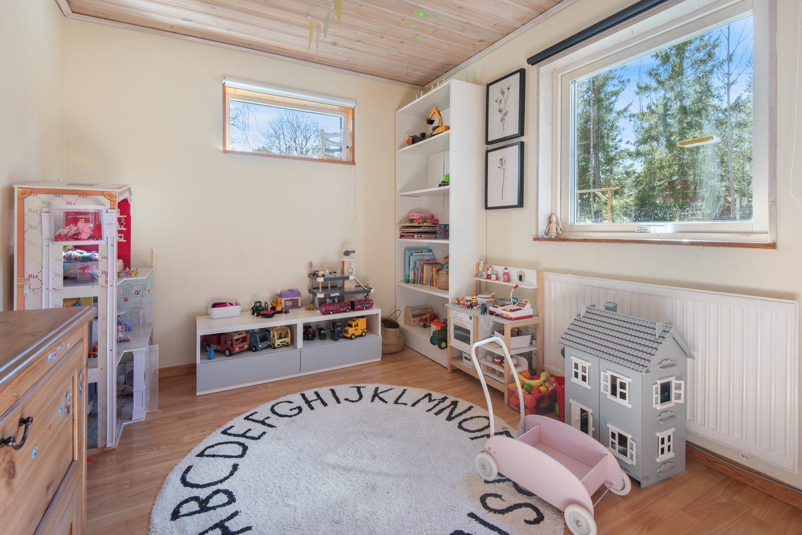 Bostadsbild från Hinsaringen 31, Kommande i Evlinge, Värmdö