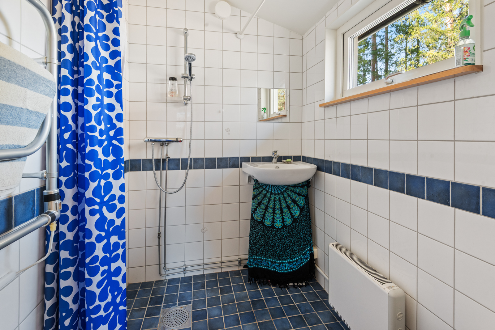 Bostadsbild från Hinsaringen 31, Kommande i Evlinge, Värmdö