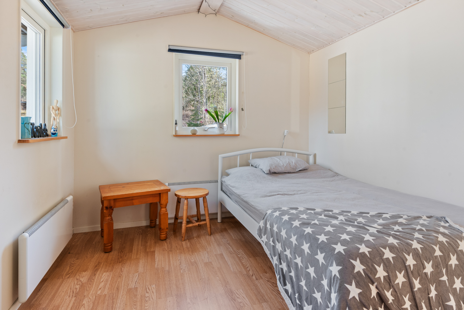 Bostadsbild från Hinsaringen 31, Kommande i Evlinge, Värmdö