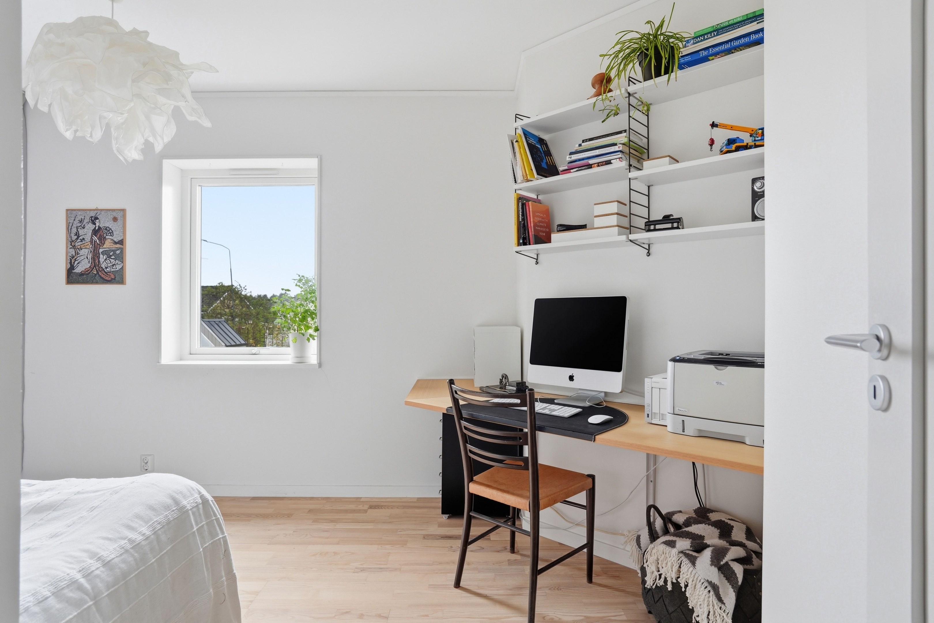 Bostadsbild från Klamparvägen 12, Såld i Rasbo, Uppsala
