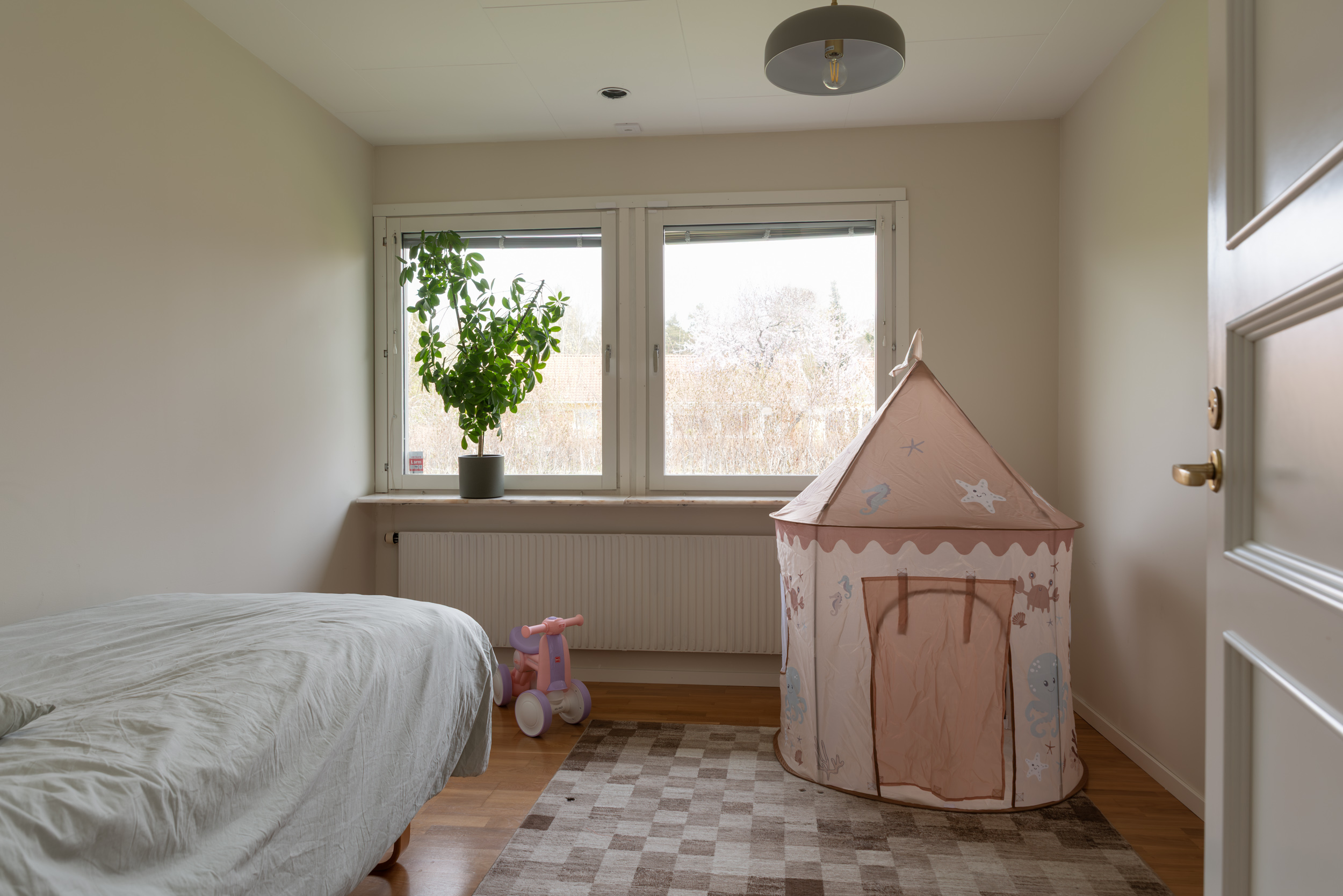 Bostadsbild från Dalslandsvägen 16, Till salu i Gryta, Västerås