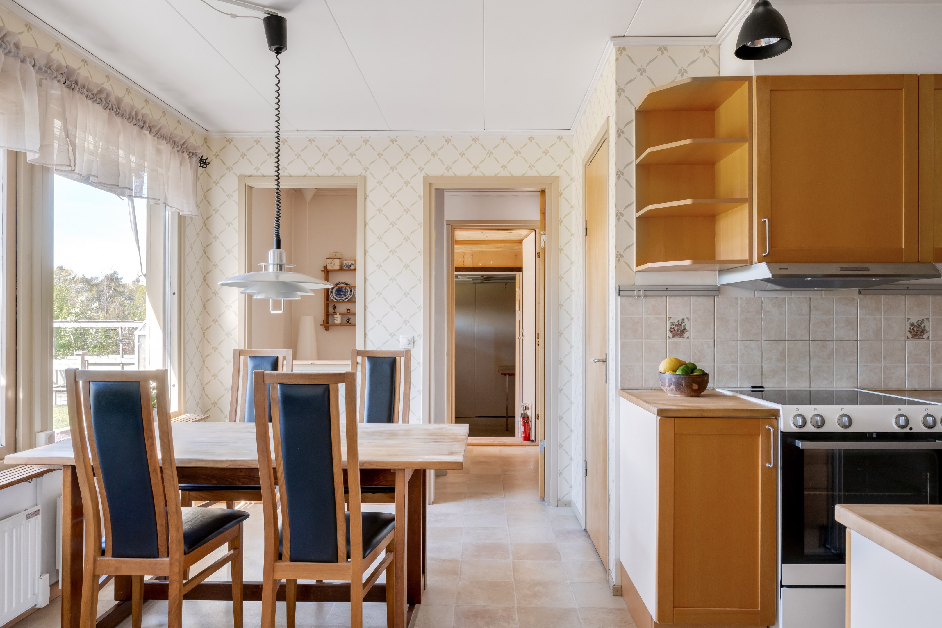 Bostadsbild från Svedbovägen 14, Såld i Vänge, Uppsala