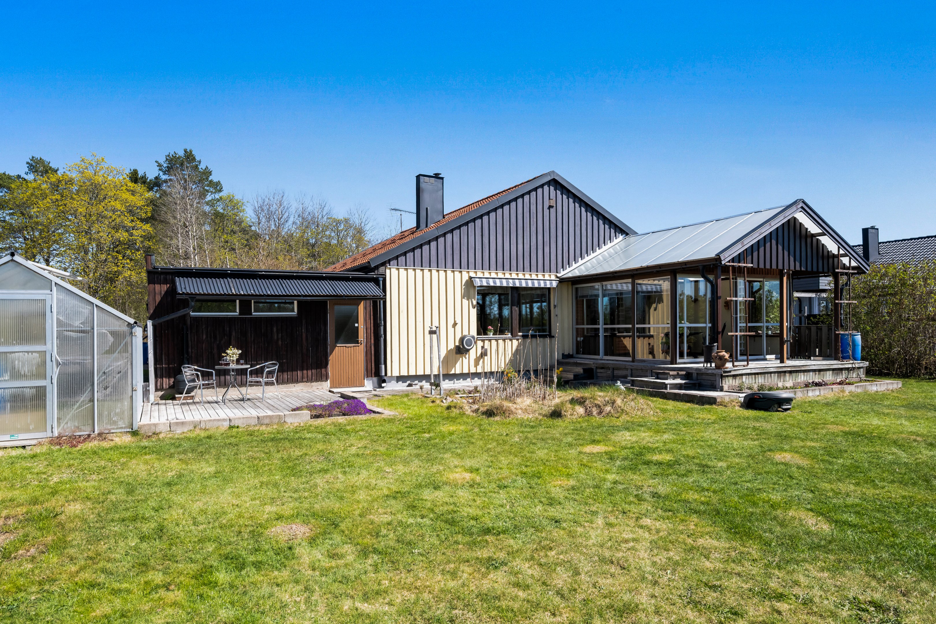 Bostadsbild från Svedbovägen 14, Såld i Vänge, Uppsala