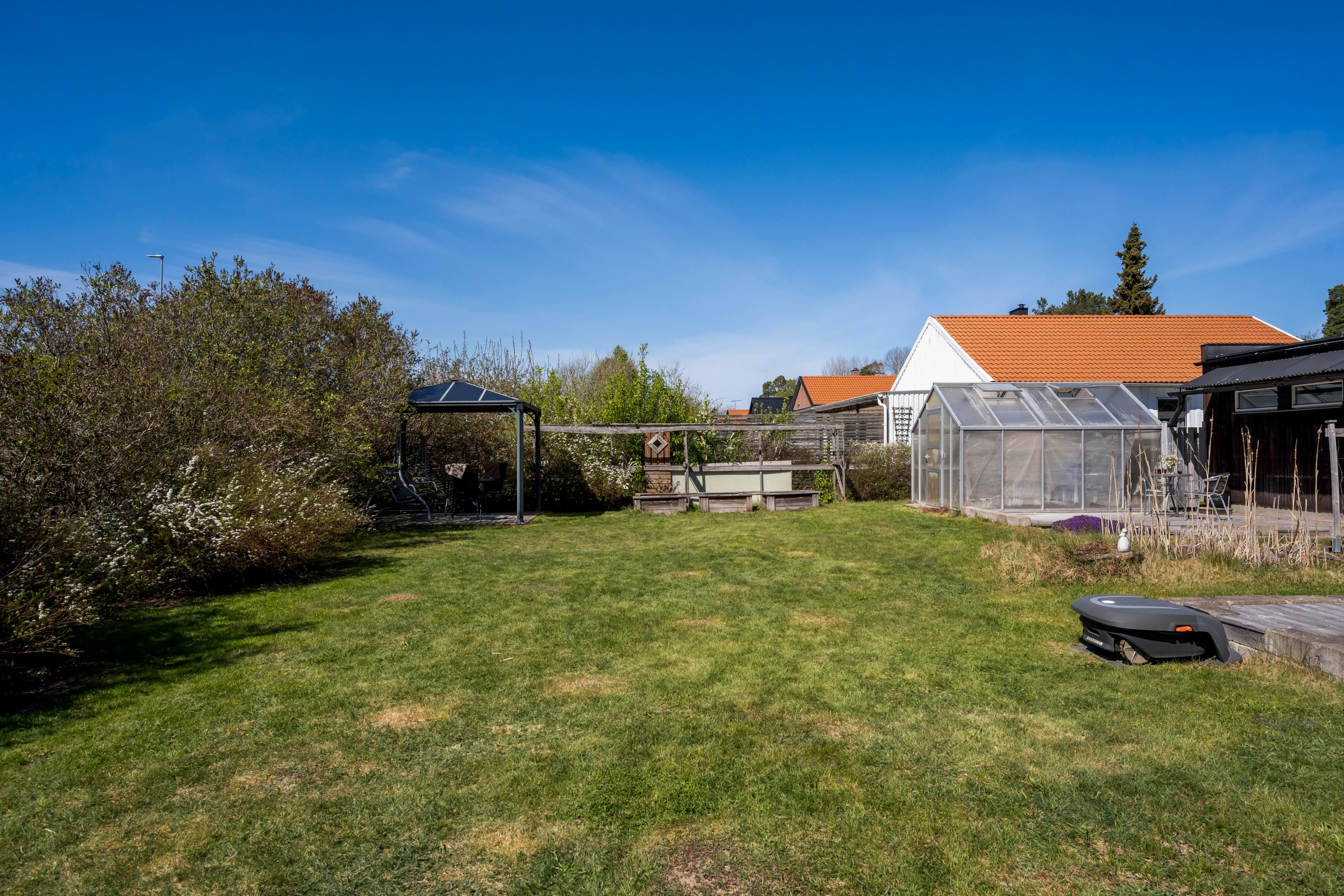 Bostadsbild från Svedbovägen 14, Såld i Vänge, Uppsala