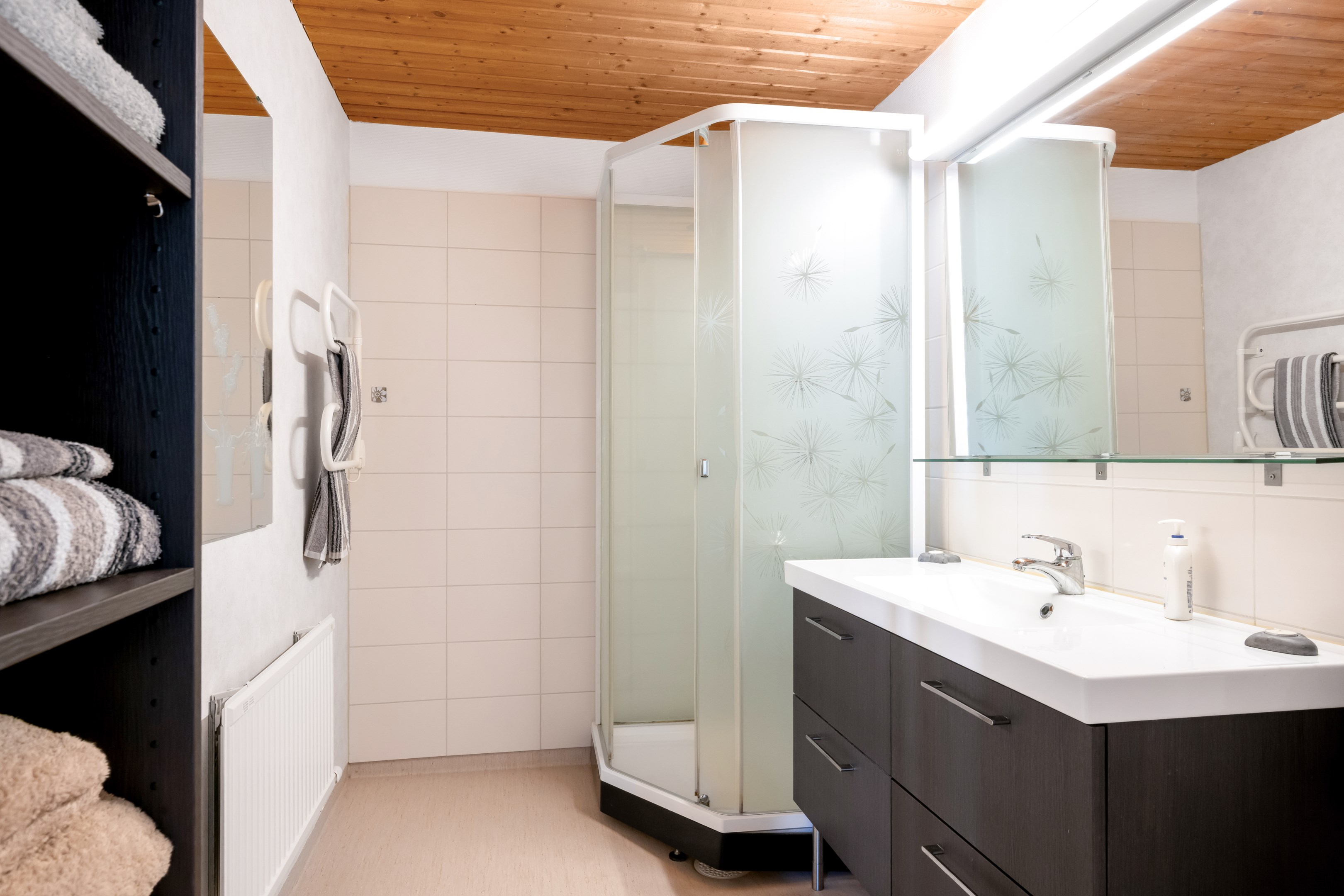 Bostadsbild från Svedbovägen 14, Såld i Vänge, Uppsala