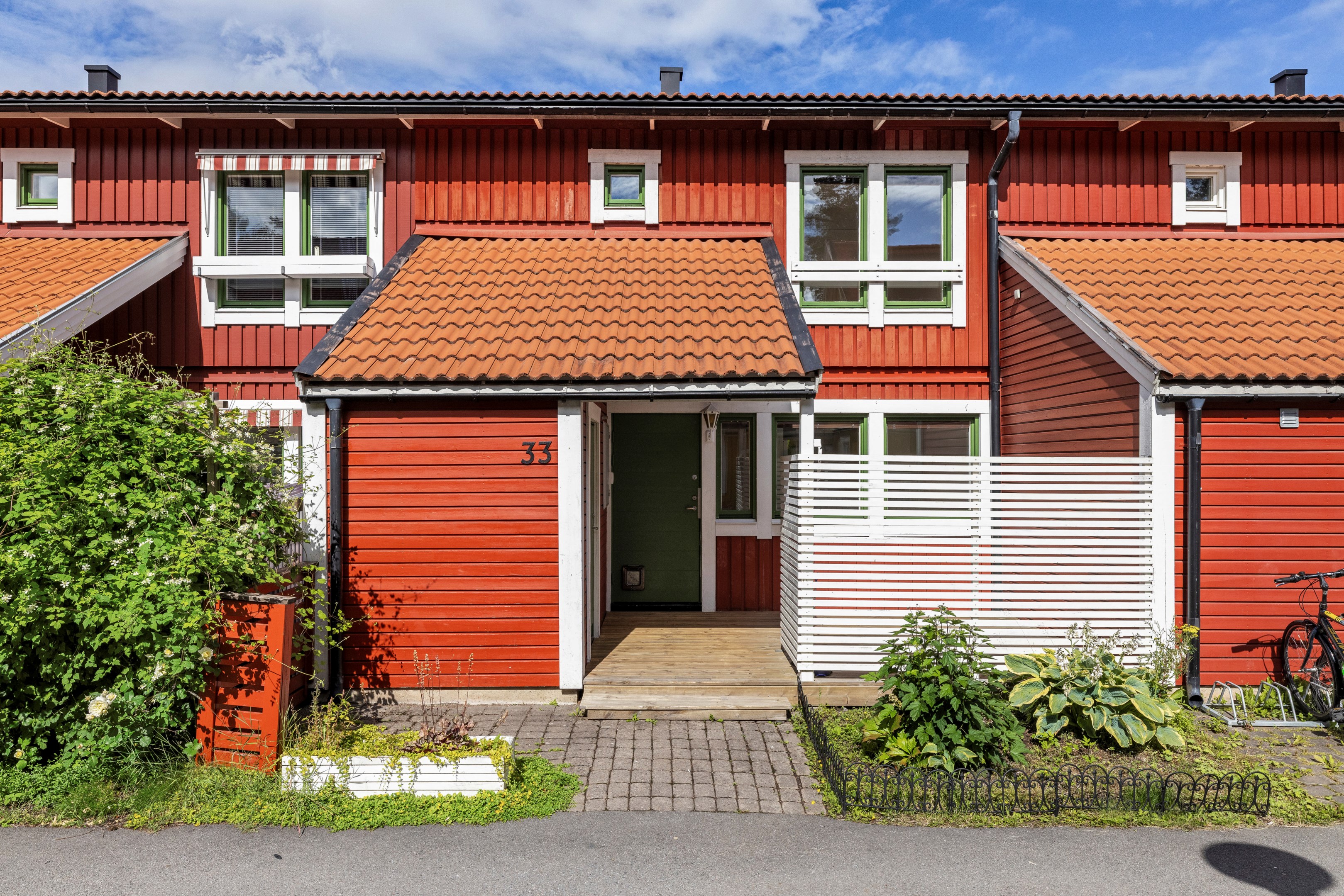 Bostadsbild från Åskmolnsvägen 33, Till salu i Storvreta, Uppsala