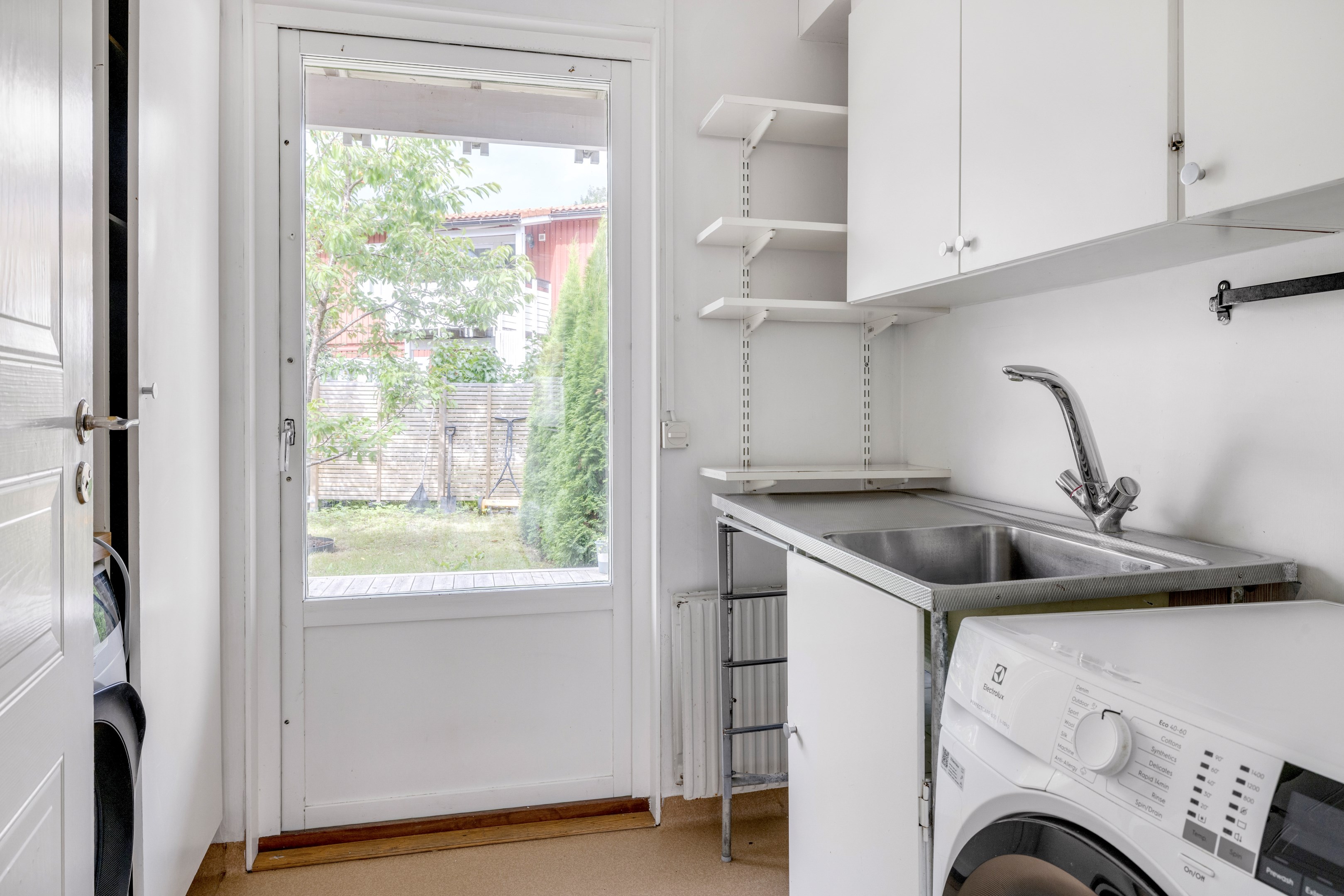 Bostadsbild från Åskmolnsvägen 33, Till salu i Storvreta, Uppsala