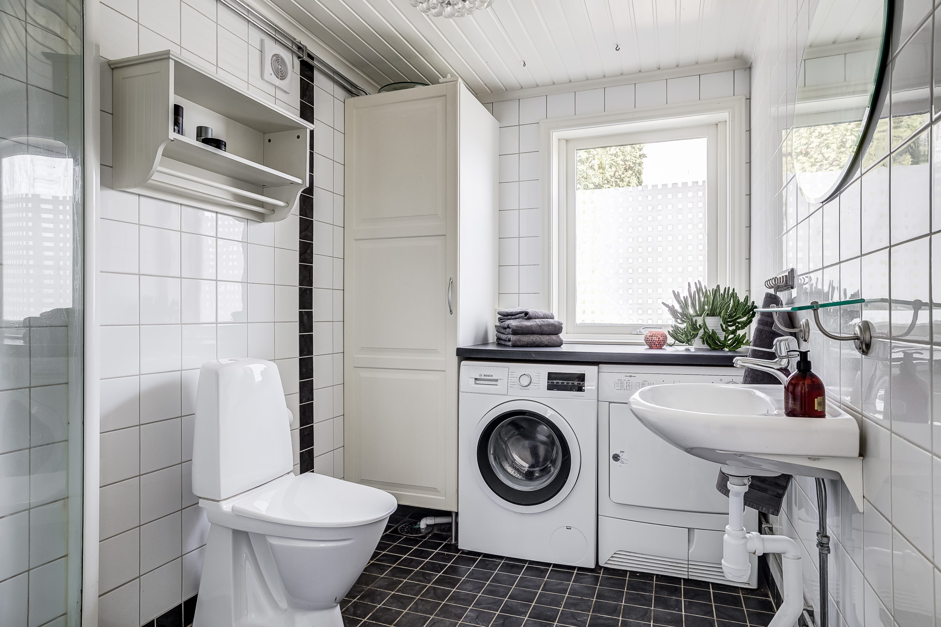 Bostadsbild från Borstbol 4, Till salu i Rasbokil, Uppsala