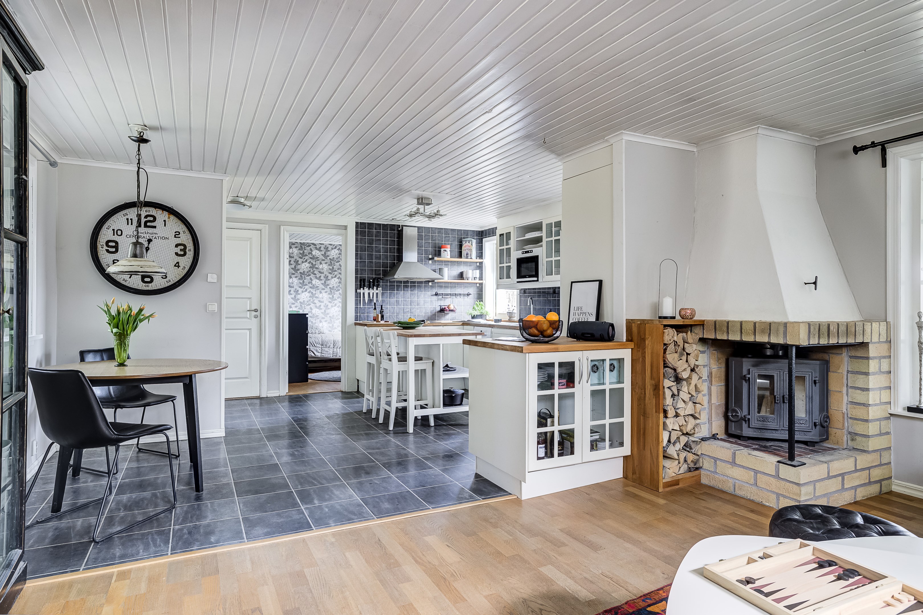 Bostadsbild från Borstbol 4, Till salu i Rasbokil, Uppsala