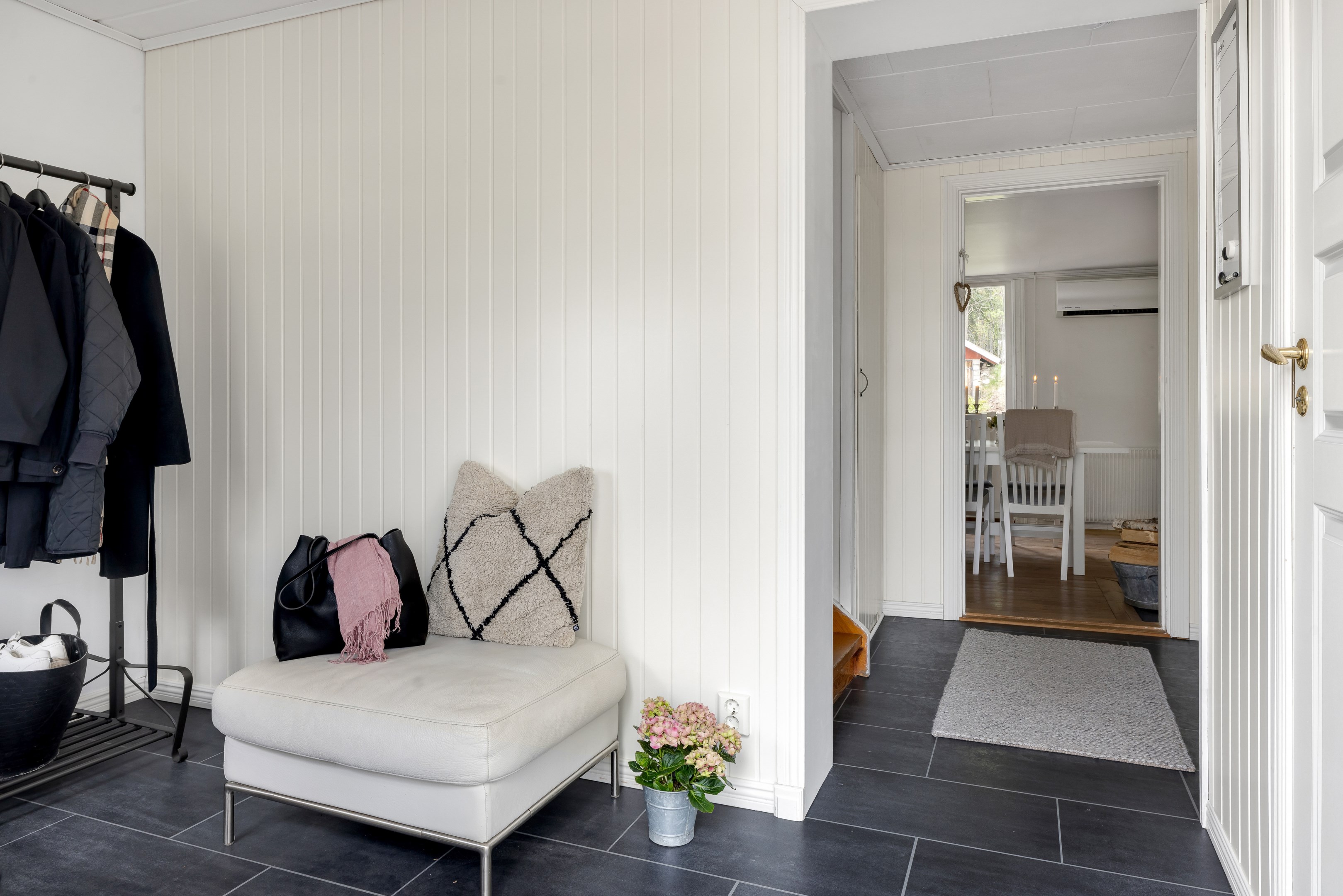 Bostadsbild från Gamla landsvägen 107, Till salu i Vittinge, Heby