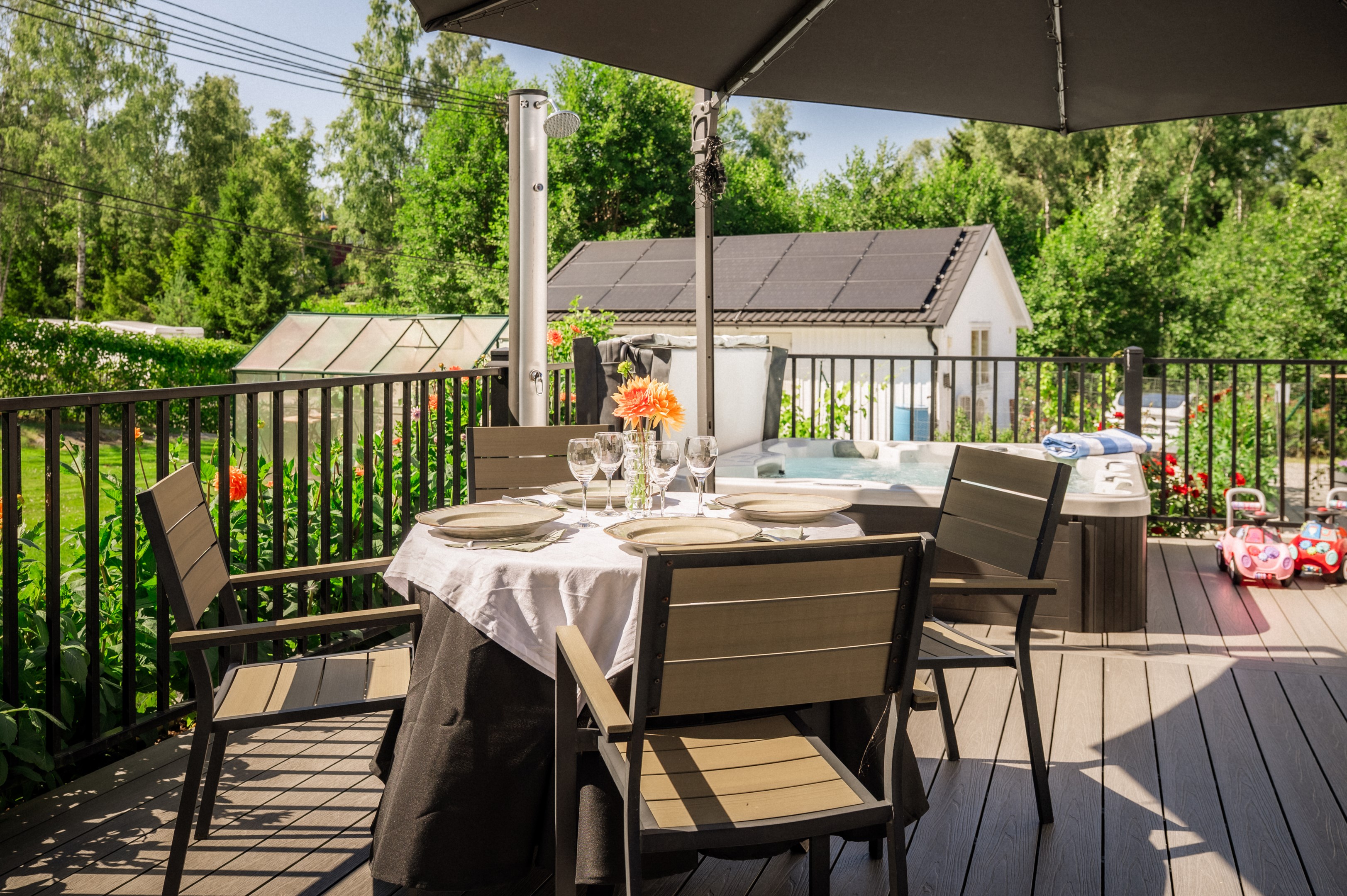 Bostadsbild från Björnklostigen 30, Till salu i Herrviksnäs, Värmdö