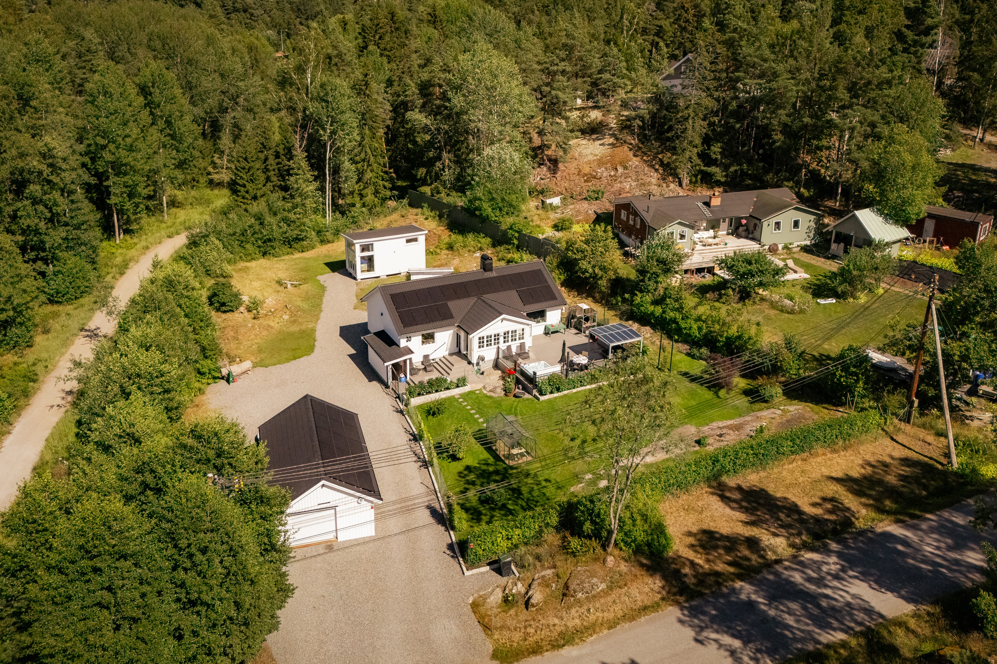 Bostadsbild från Björnklostigen 30, Till salu i Herrviksnäs, Värmdö