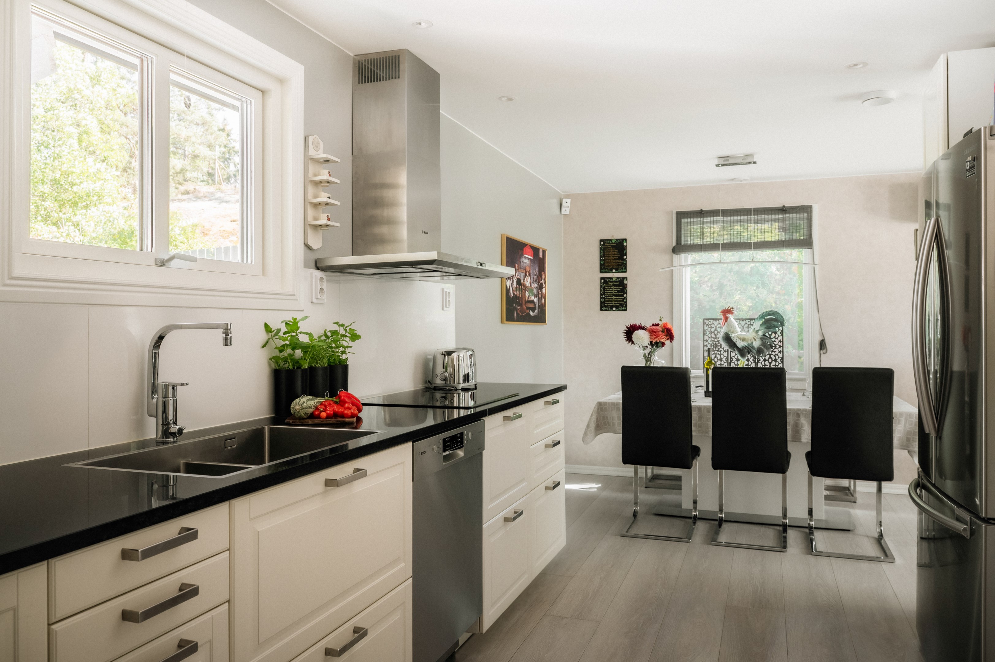 Bostadsbild från Björnklostigen 30, Till salu i Herrviksnäs, Värmdö