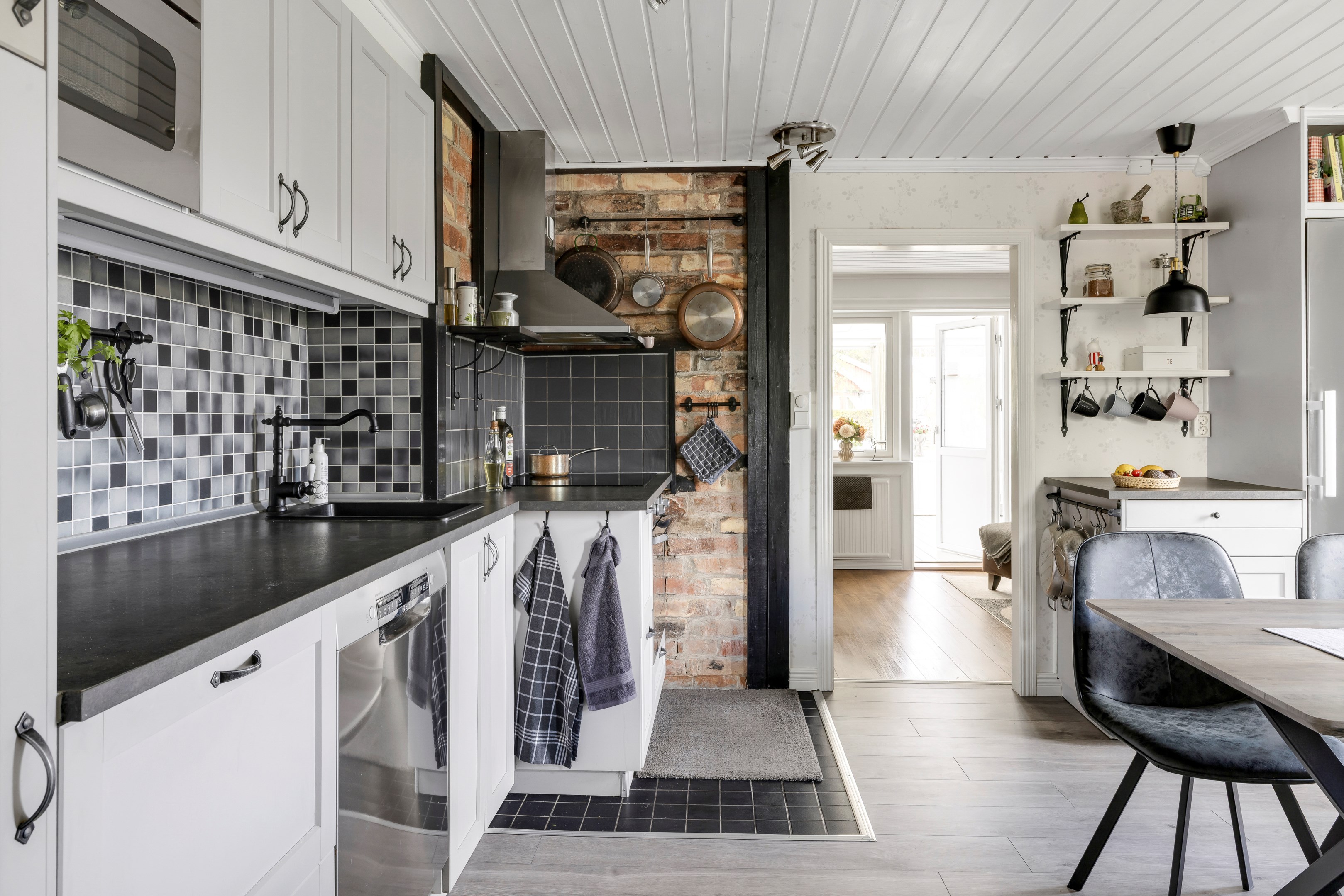 Bostadsbild från Larsbo 1, Till salu i Bälinge/Åkerlänna, Uppsala