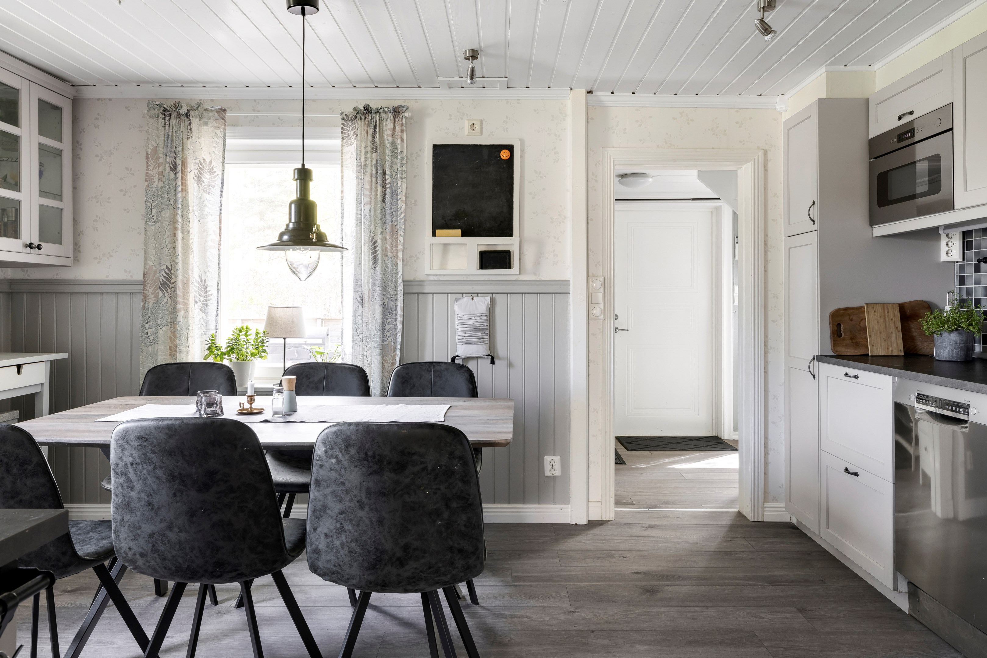 Bostadsbild från Larsbo 1, Till salu i Bälinge/Åkerlänna, Uppsala