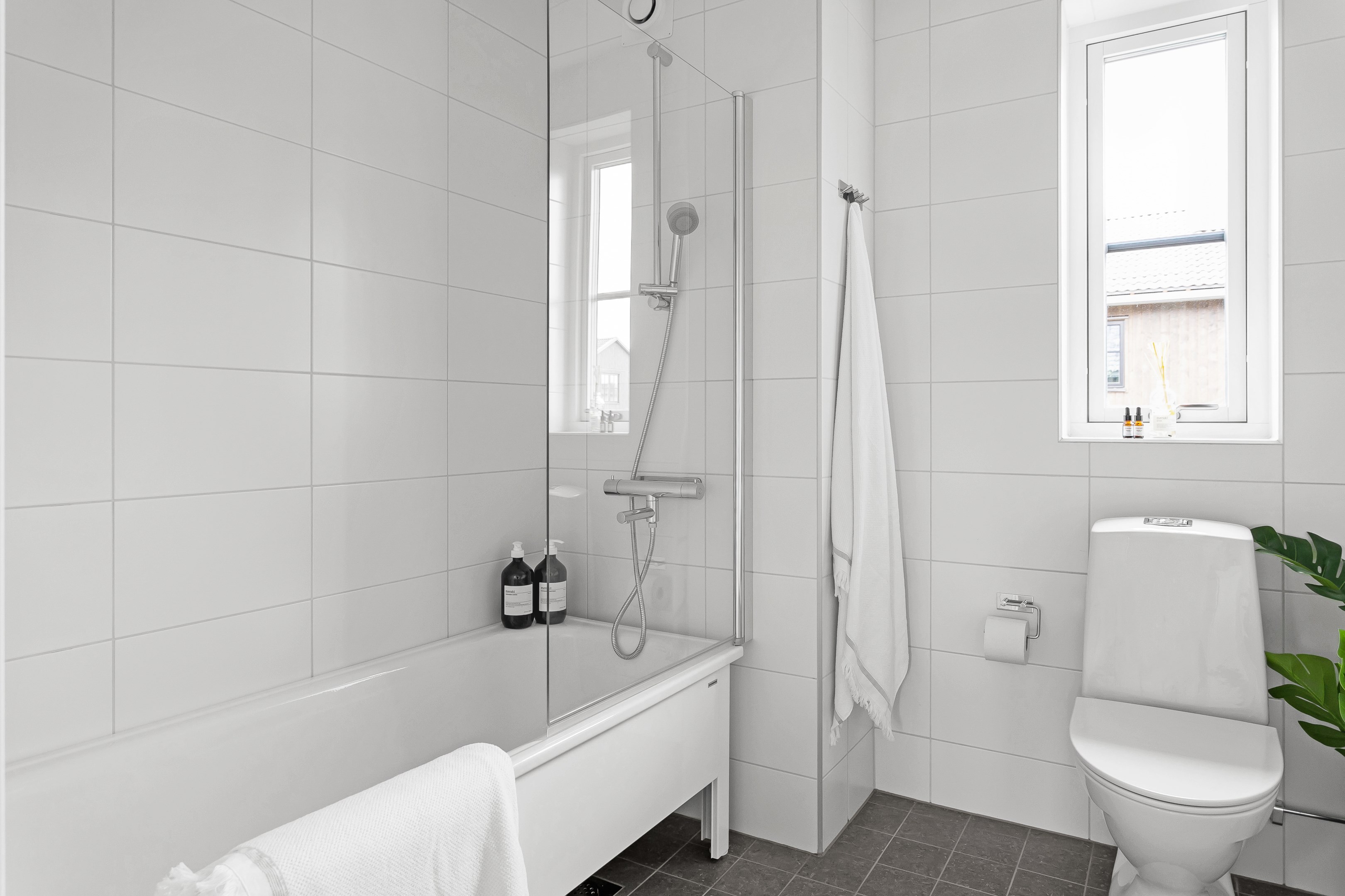 Bostadsbild från Häggrotsvägen 4, Till salu i Skölsta, Uppsala