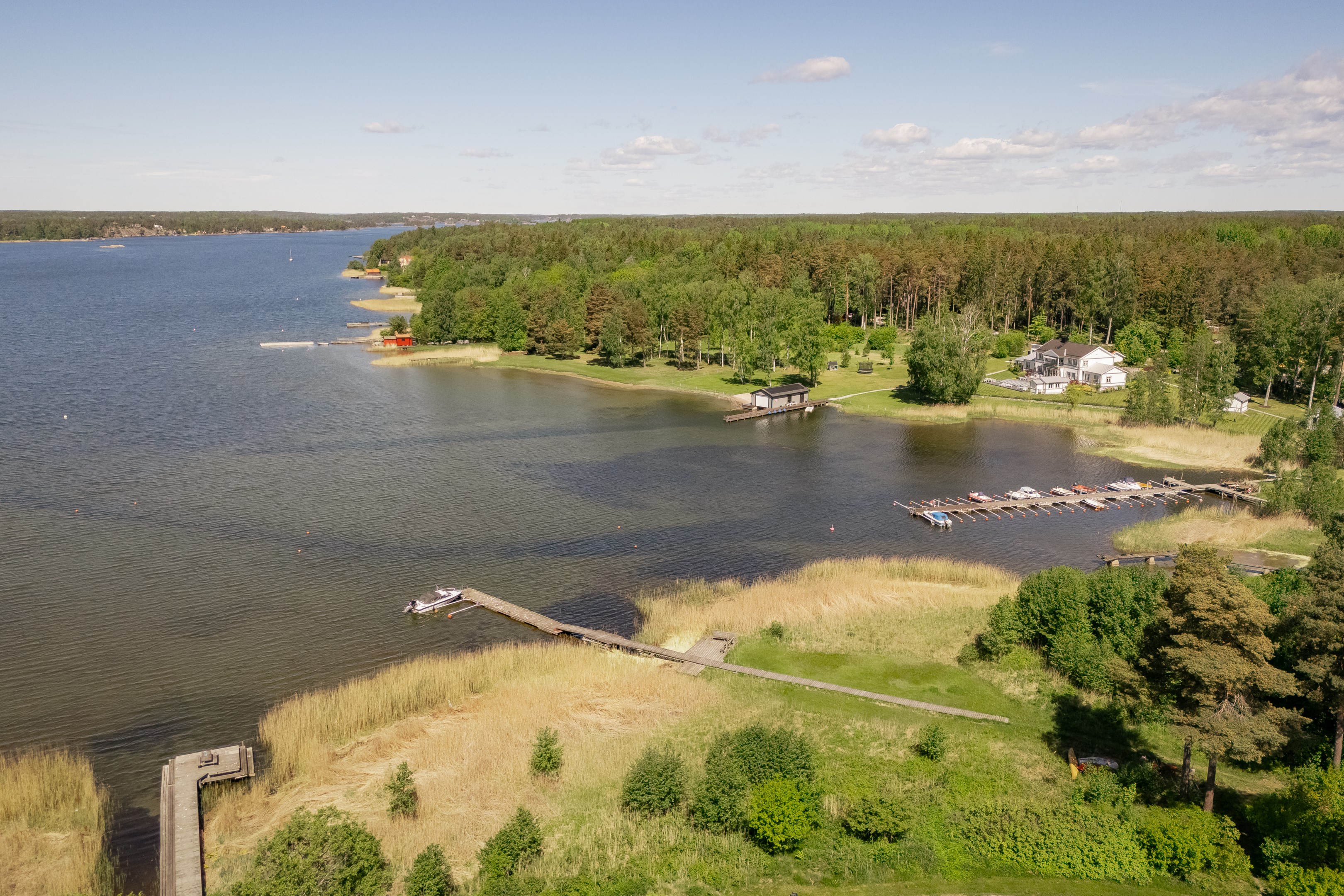 Bostadsbild från Granvägen 13, Till salu i Djurö, Värmdö