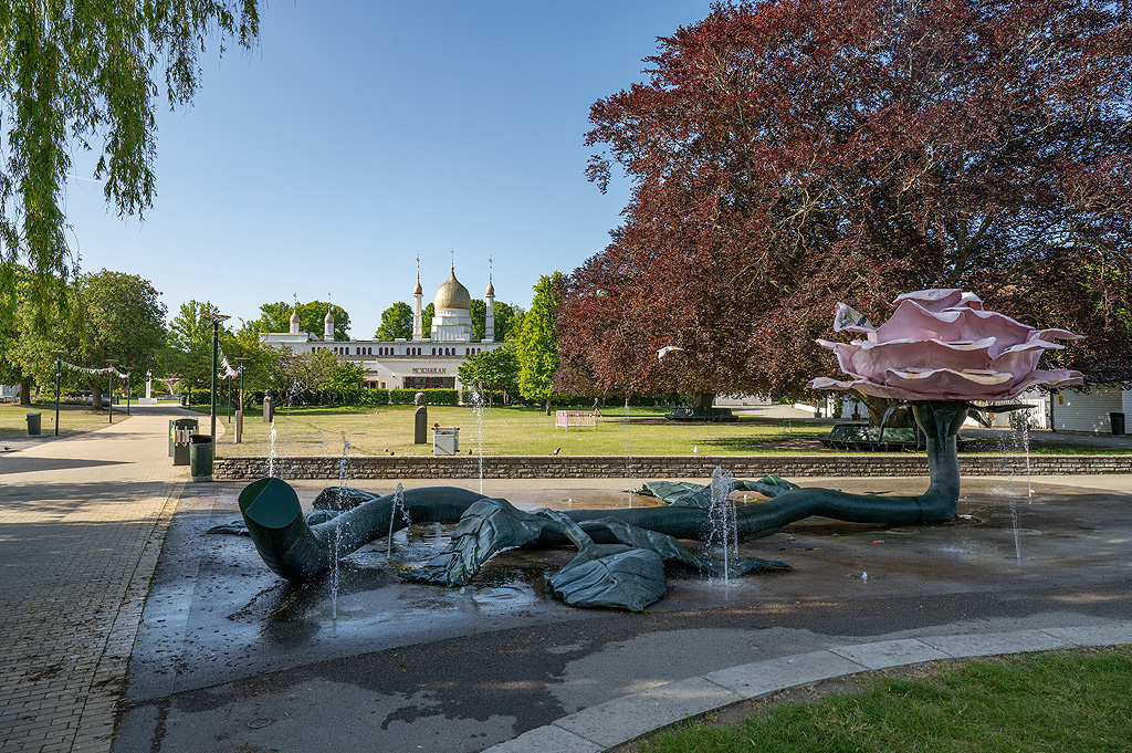 Härligt fria ytor i Folkets park kring Moriskan